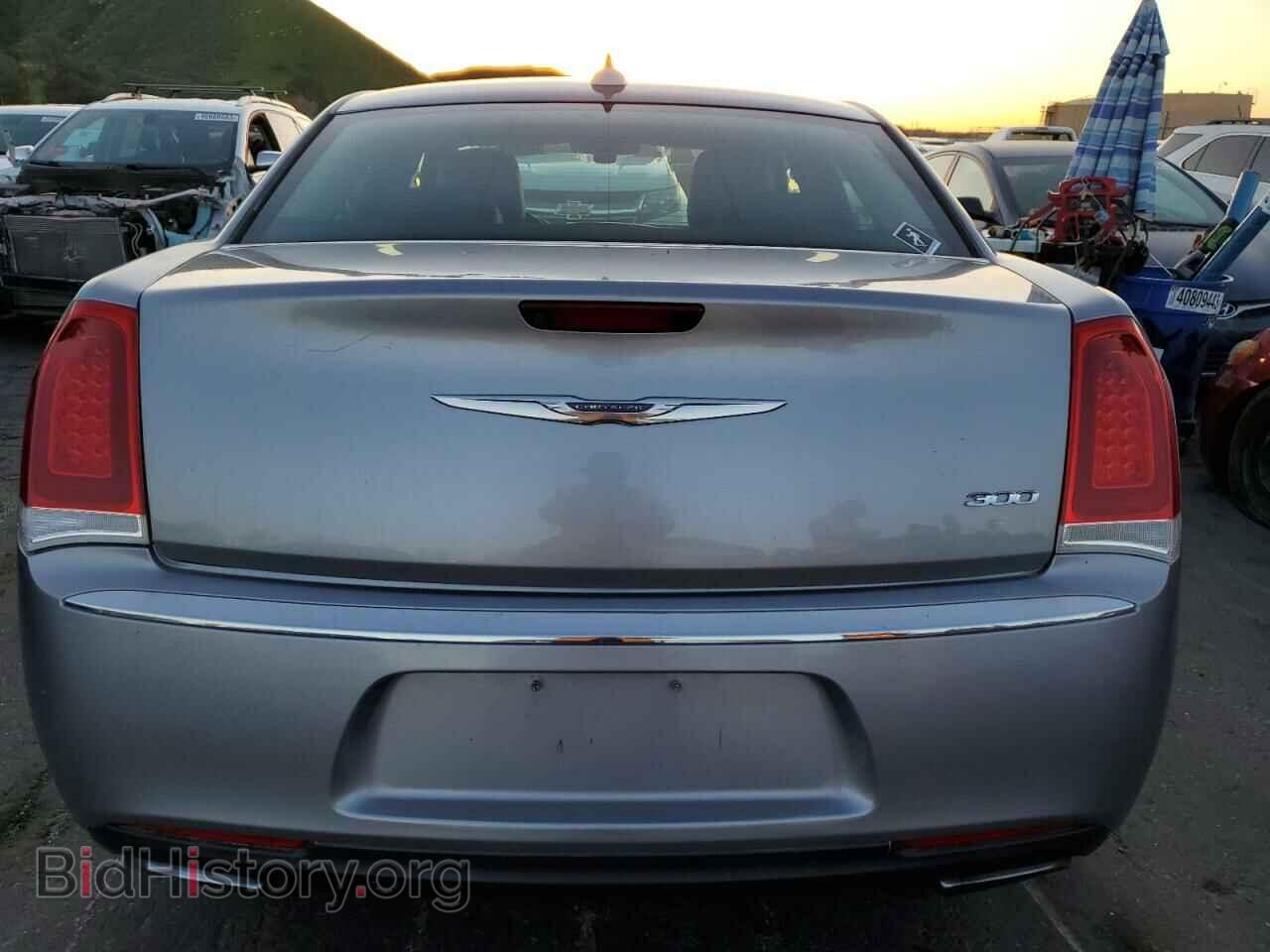 2016 CHRYSLER 300 - VIN: 2C3CCAAG0GH307880 - Фото 6