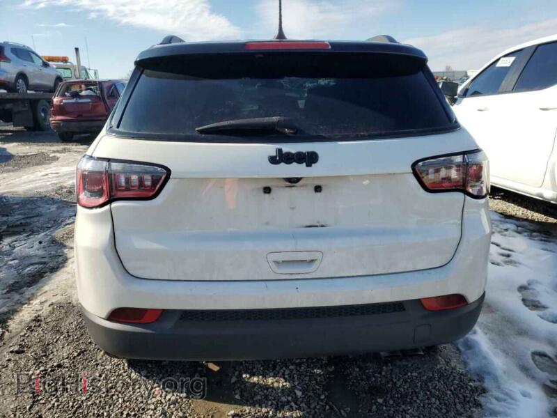 2020 Jeep COMPASS (VIN 3C4NJCBB5LT218817) — фото 6 из 12