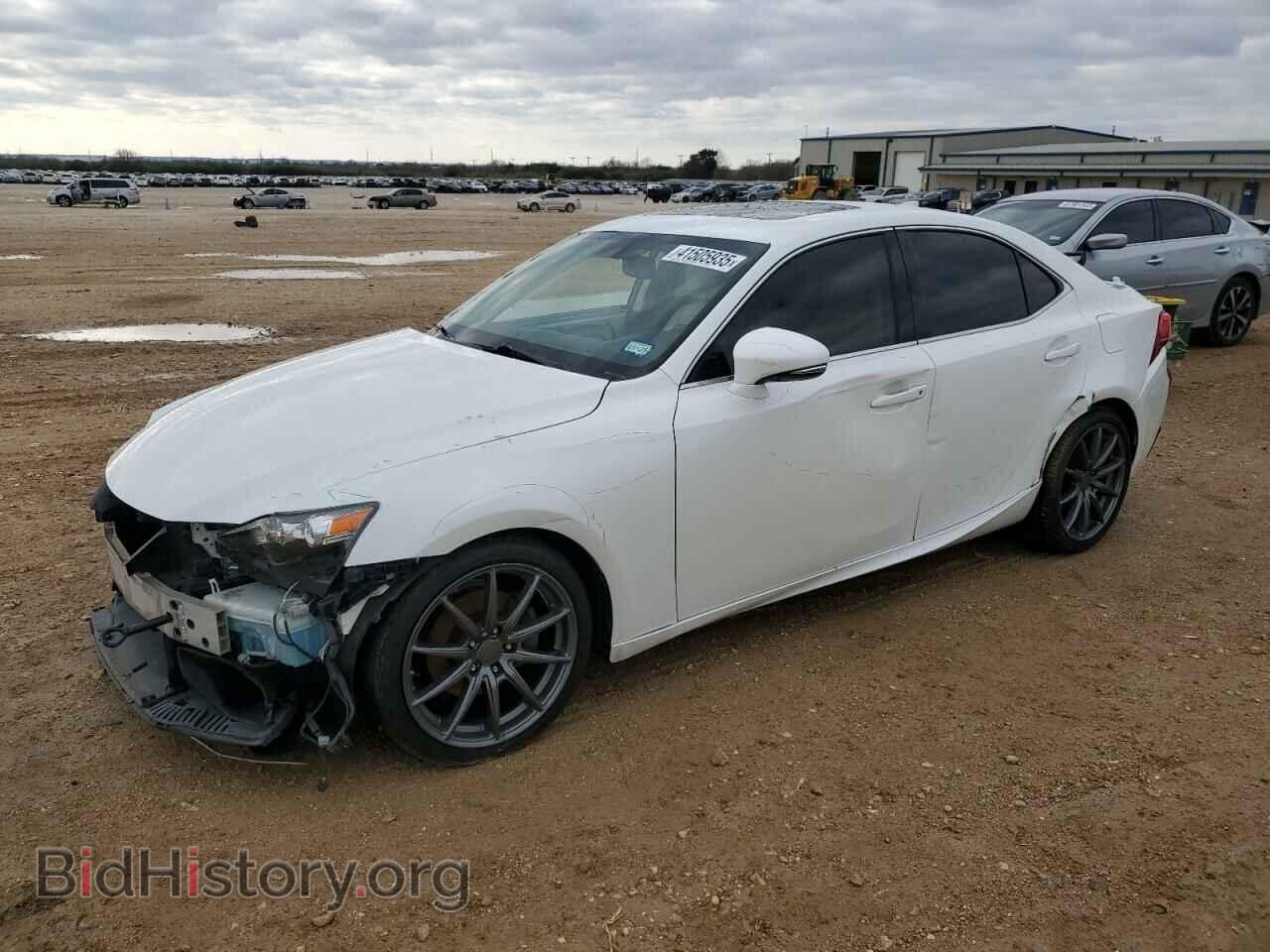 Фотография JTHCF1D24F5022560 - LEXUS IS 2015