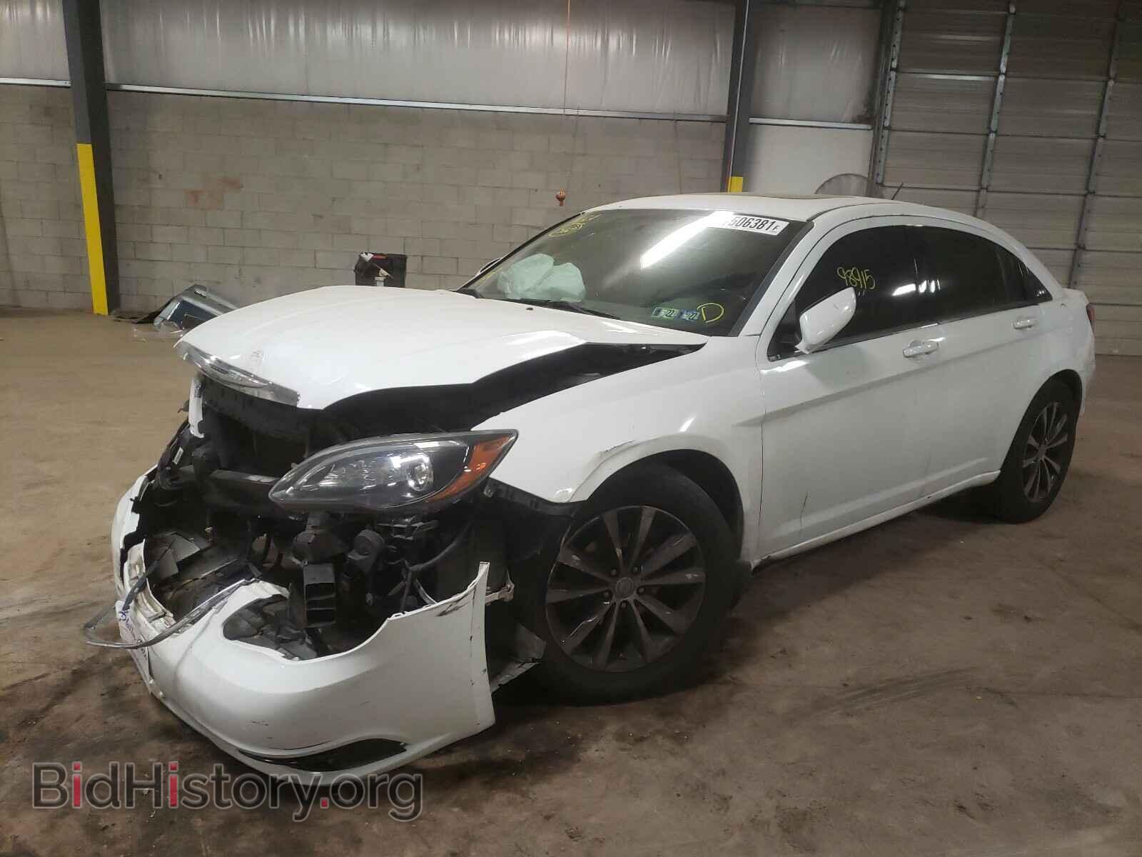 2011 CHRYSLER 200 - VIN: 1C3BC8FG3BN567381 - Фото 2