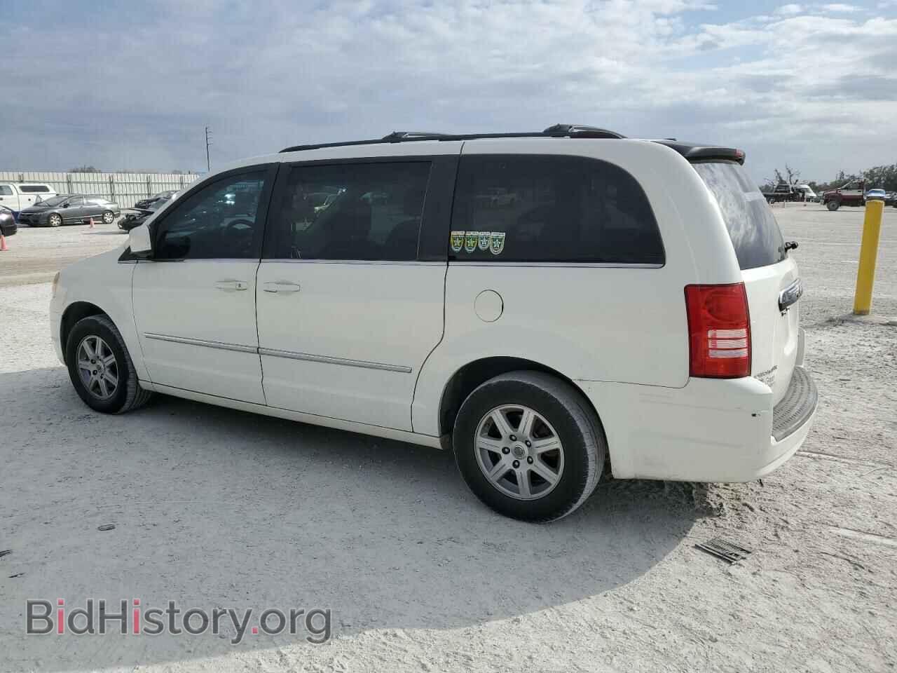 2010 CHRYSLER MINIVAN - VIN: 2A4RR8DX3AR334205 - Фото 2