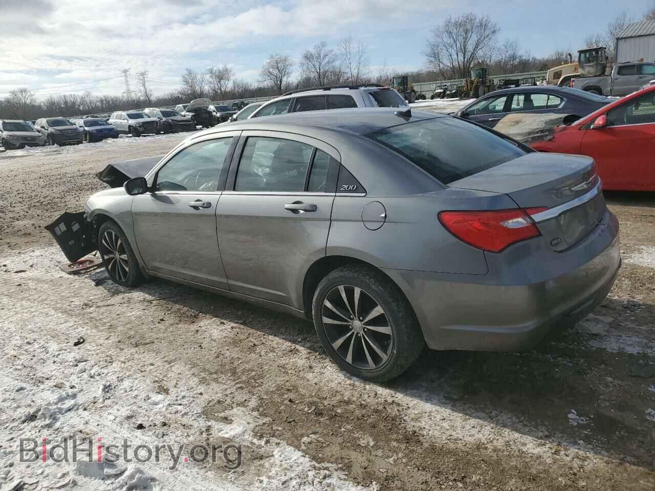 2011 CHRYSLER 200 - VIN: 1C3BC8FG2BN577576 - Фото 2