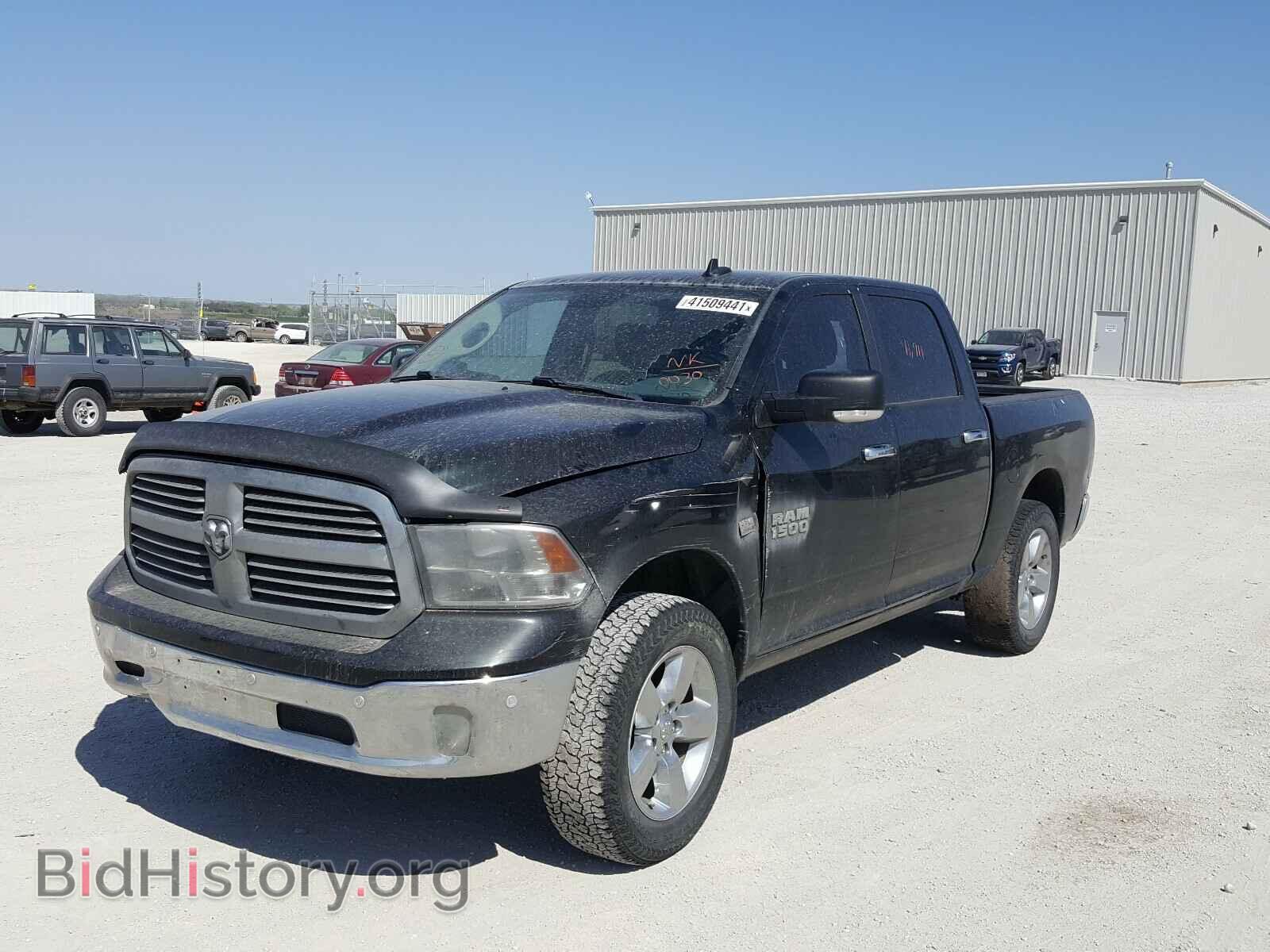 2016 RAM 1500 - VIN: 3C6RR7LT6GG180030 - Фото 2