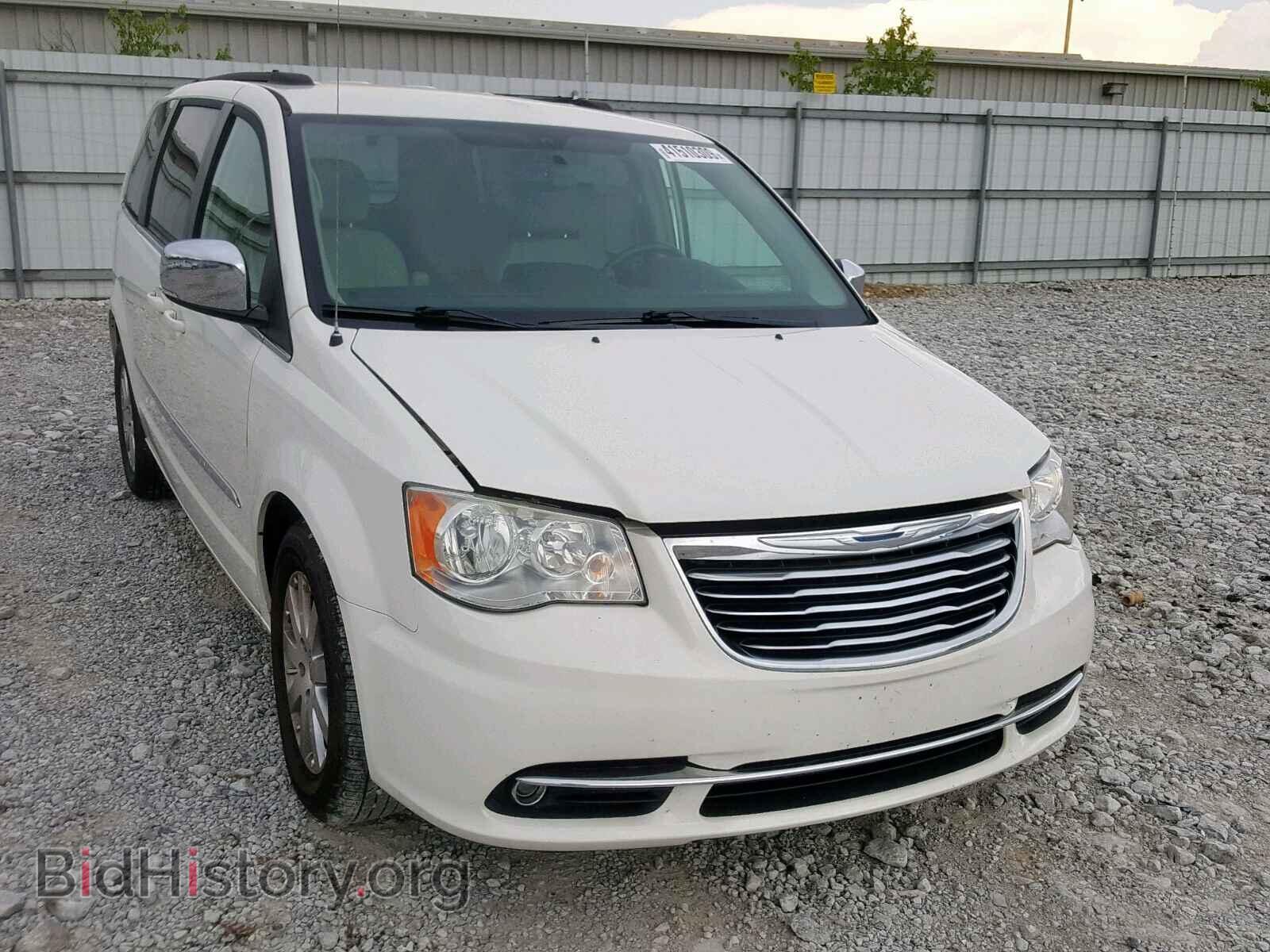 Photo 2A4RR8DG2BR631130 - CHRYSLER TOWN & COU 2011