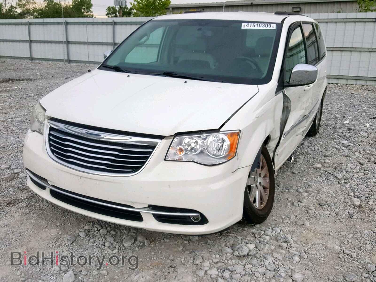 2011 CHRYSLER TOWN & COU - VIN: 2A4RR8DG2BR631130 - Photo 2