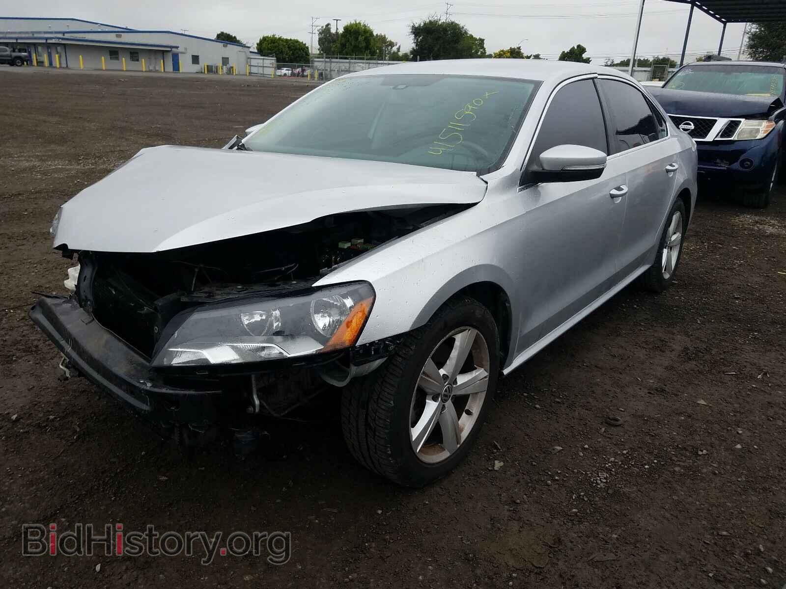 2013 VOLKSWAGEN PASSAT - VIN: 1VWBP7A30DC067821 - Фото 2