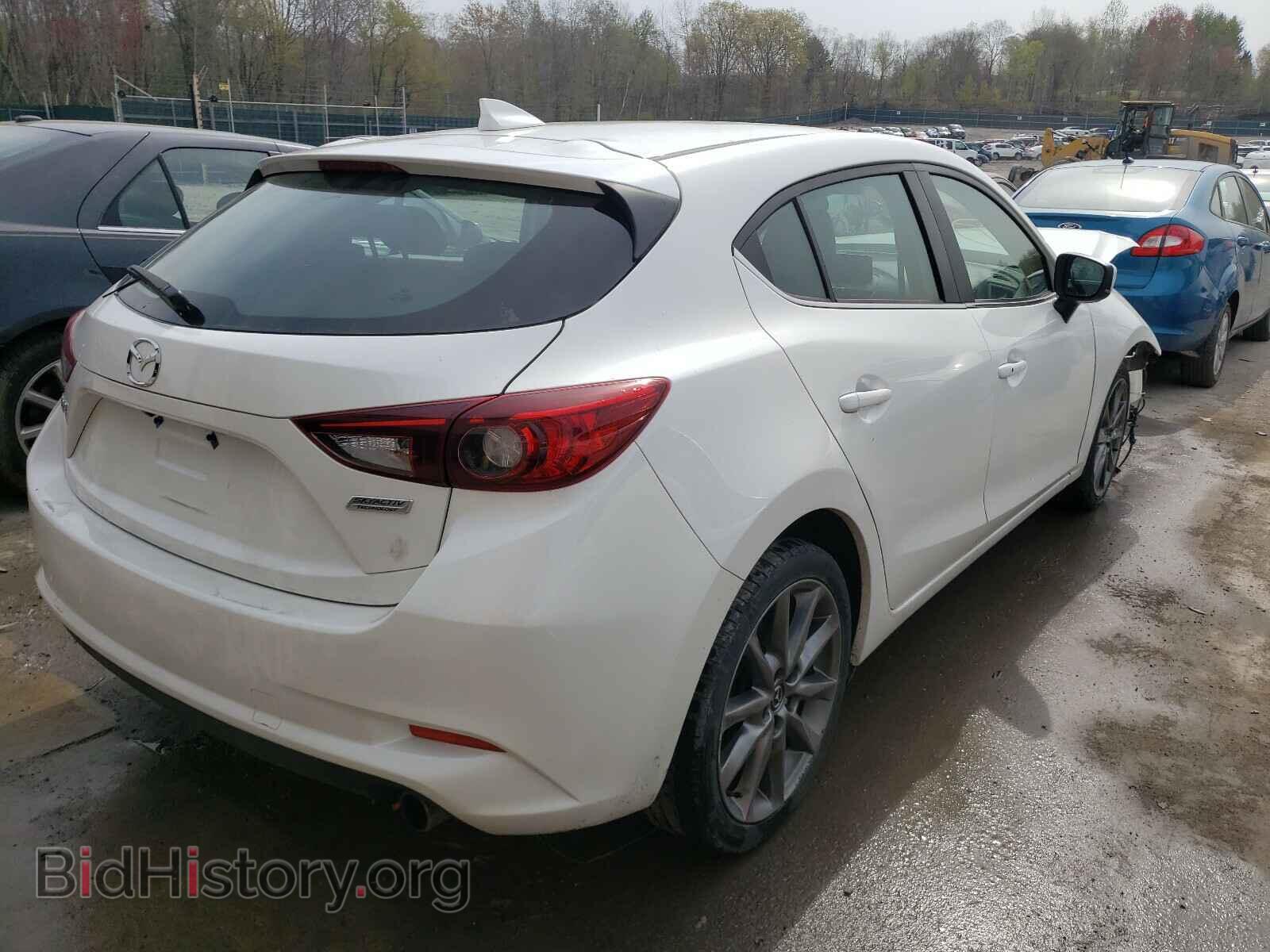 2018 MAZDA 3 - VIN: 3MZBN1L33JM255100 - Фото 4