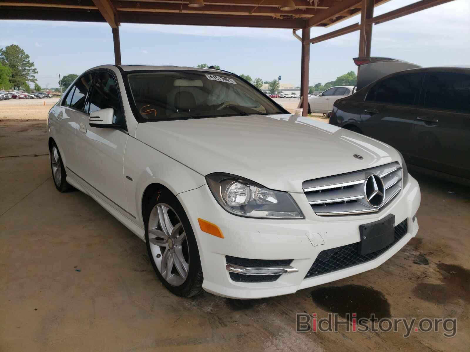 Photo WDDGF4HB4CR203764 - MERCEDES-BENZ C CLASS 2012