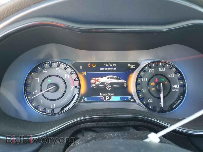 2015 Chrysler 200 (VIN 1C3CCCBB1FN573185) — photo 9 of 12