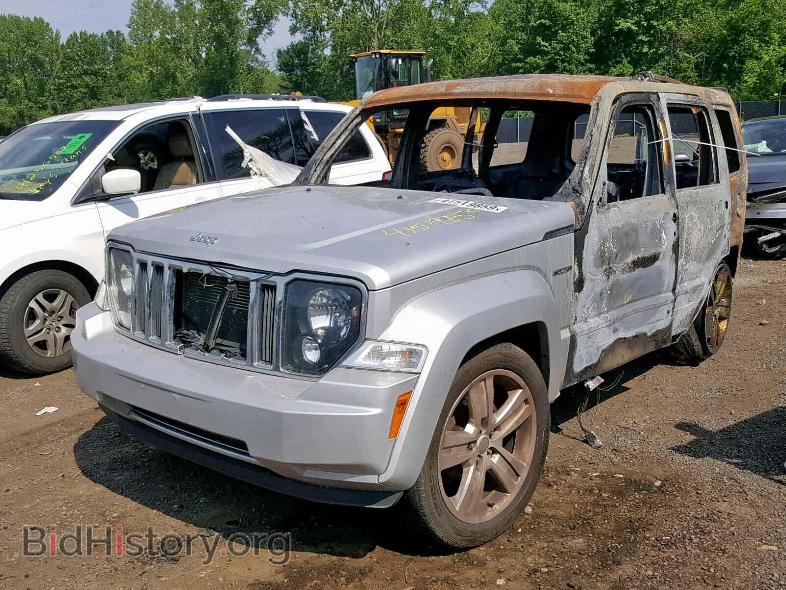 2011 JEEP LIBERTY - VIN: 1J4PN2GK2BW568974 - Фото 2