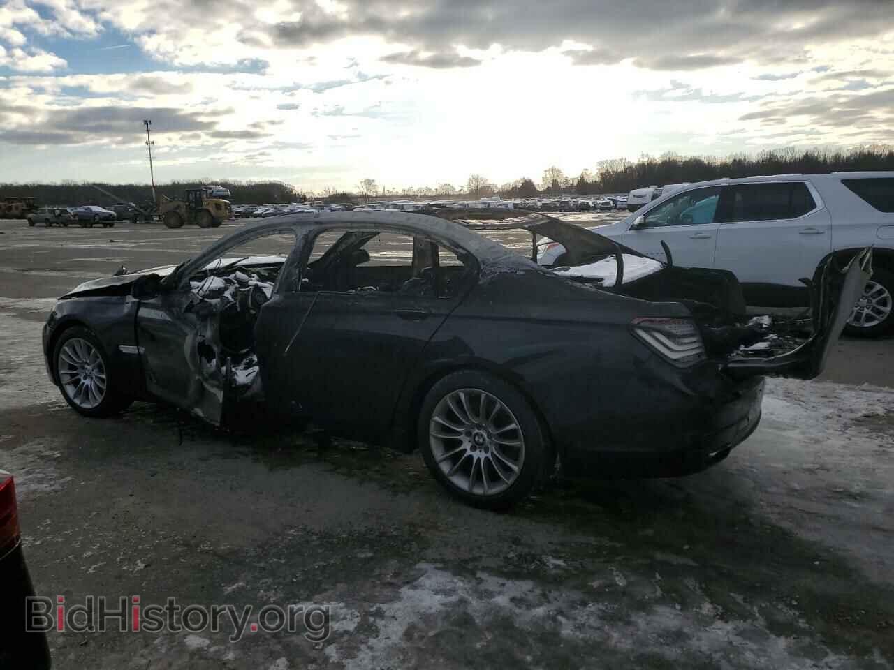 2014 BMW 7 SERIES - VIN: WBAYF8C50ED142076 - Фото 2