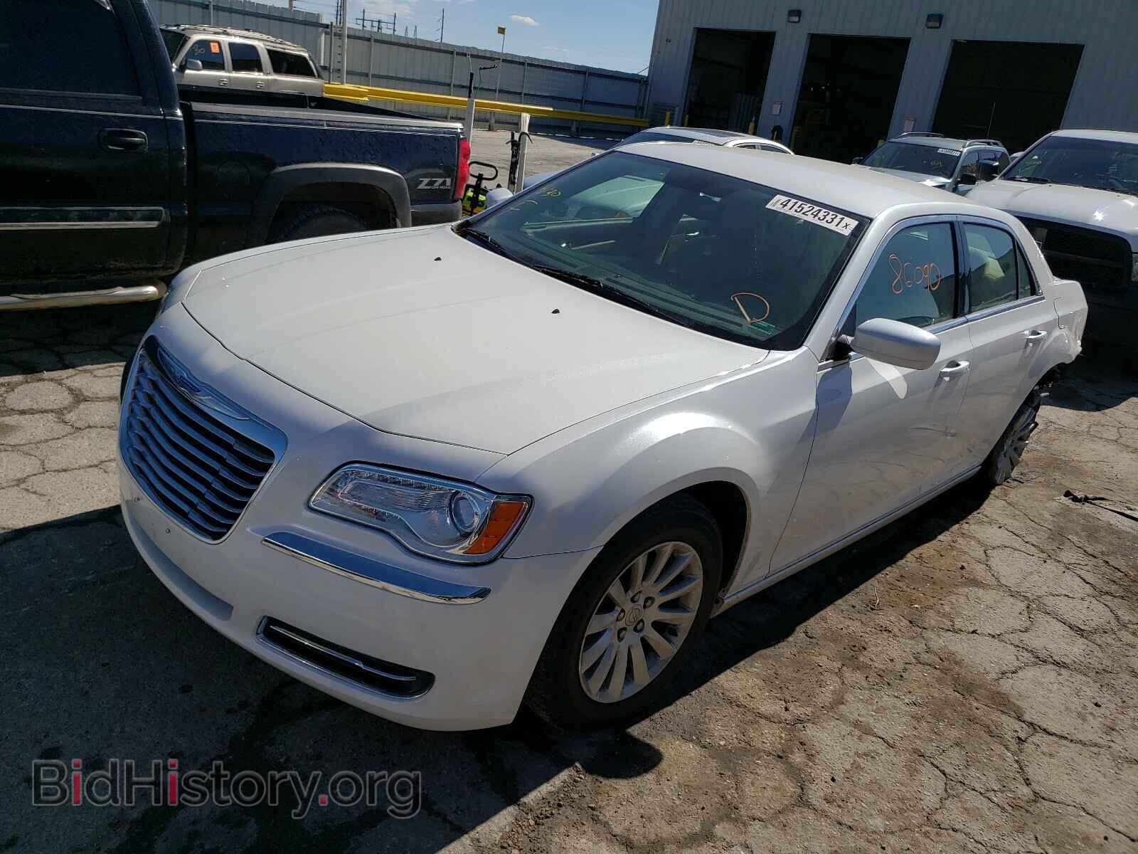 2011 CHRYSLER 300 - VIN: 2C3CA4CG0BH531793 - Фото 2