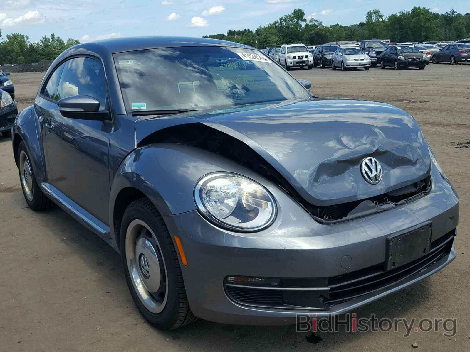 Photo 3VWHP7AT1CM616210 - VOLKSWAGEN BEETLE 2012