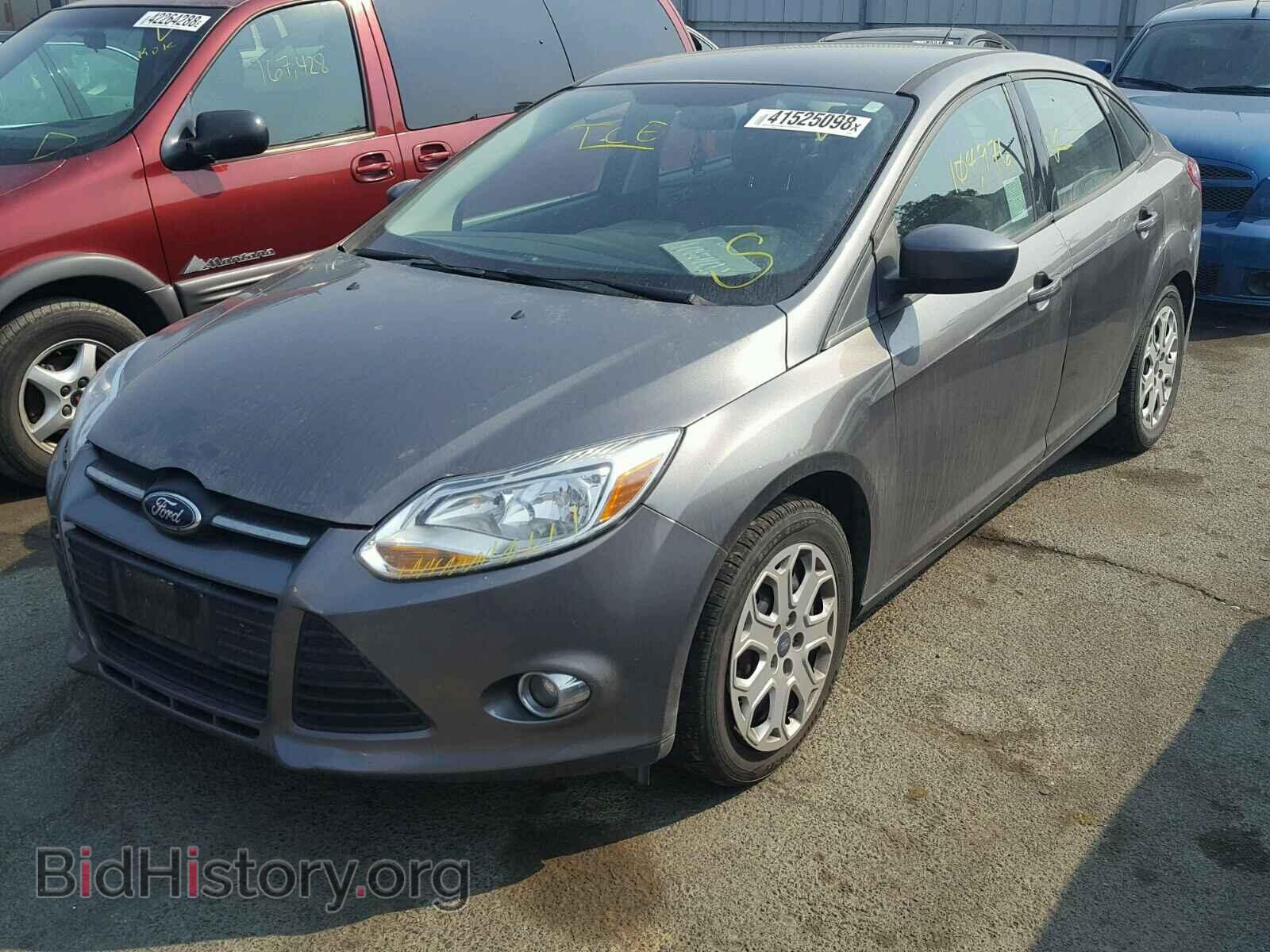 2012 Ford FOCUS (VIN 1FAHP3F26CL467800) — photo 2 of 10