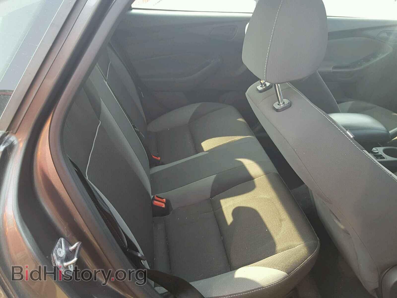 2012 Ford FOCUS (VIN 1FAHP3F26CL467800) — photo 6 of 10