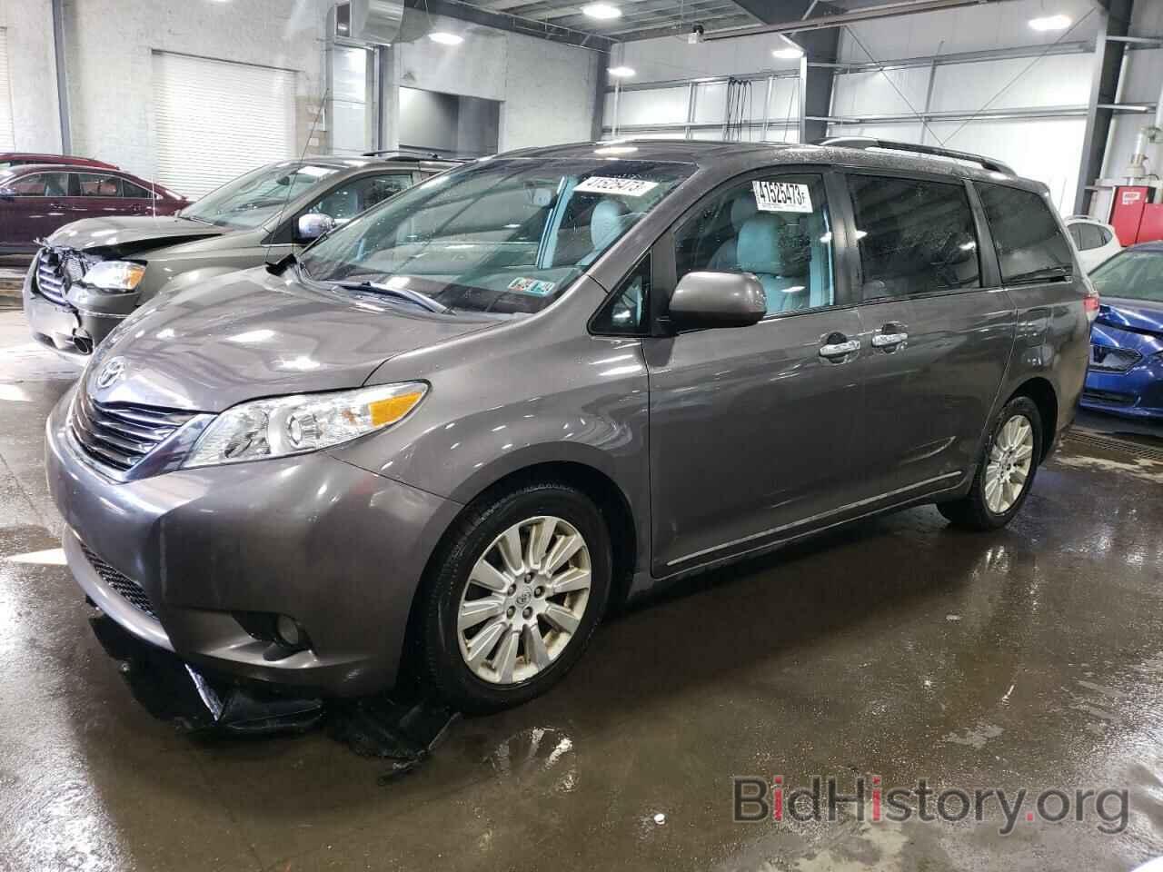 Photo 5TDJK3DC4CS030978 - TOYOTA SIENNA 2012