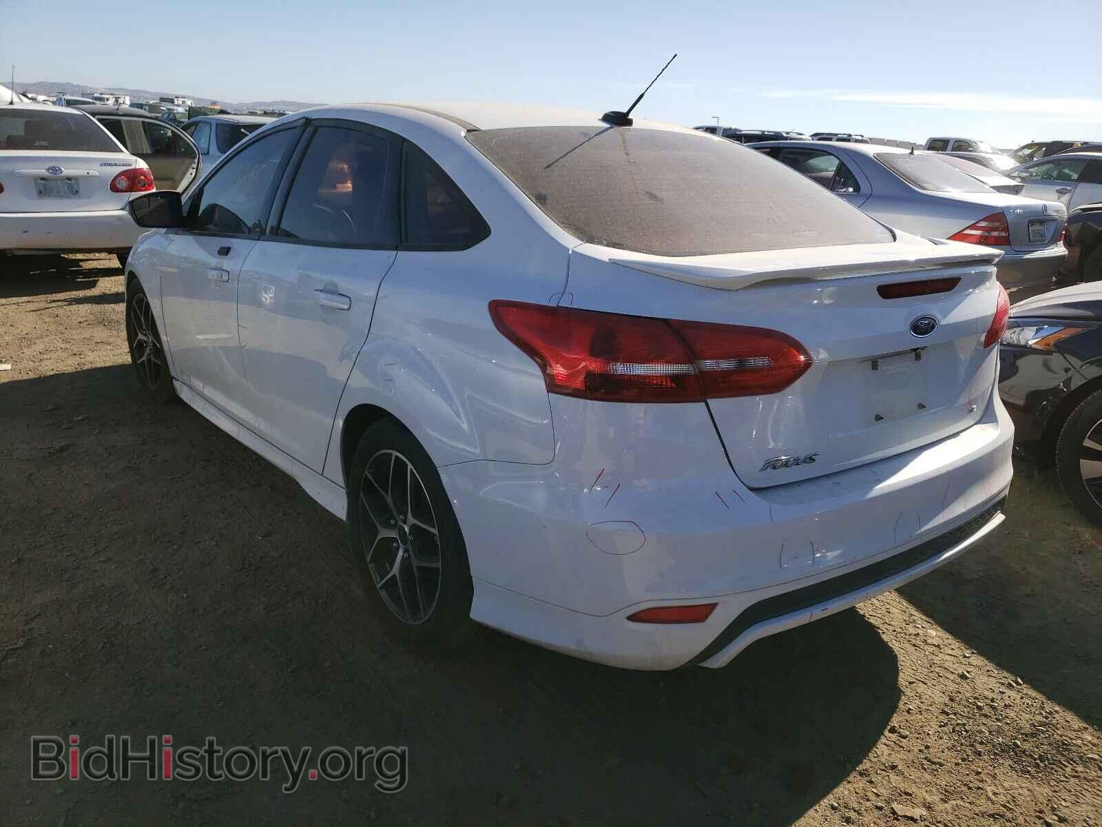 2016 FORD FOCUS - VIN: 1FADP3F2XGL329150 - Фото 3