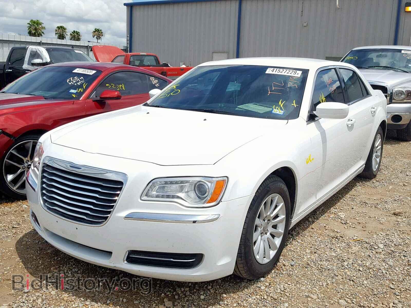 2014 CHRYSLER 300 - VIN: 2C3CCAAG9EH276500 - Фото 2