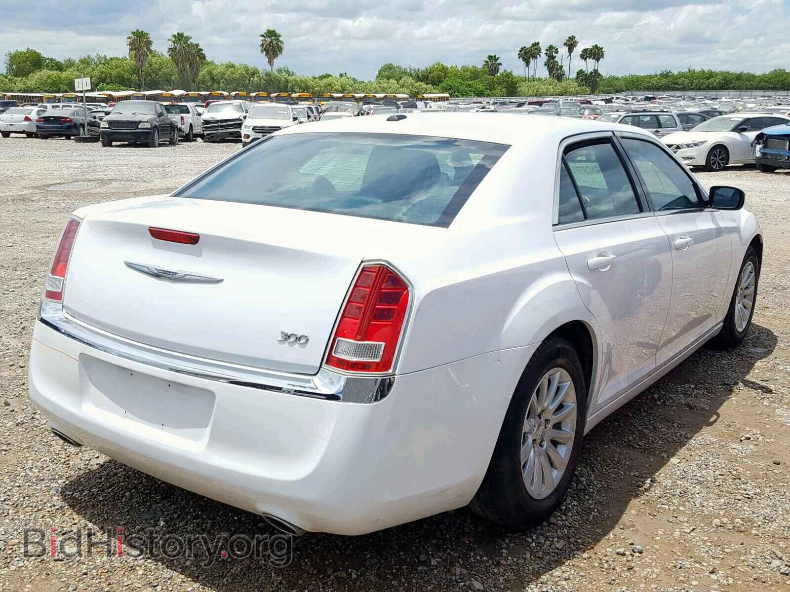 2014 CHRYSLER 300 - VIN: 2C3CCAAG9EH276500 - Фото 4