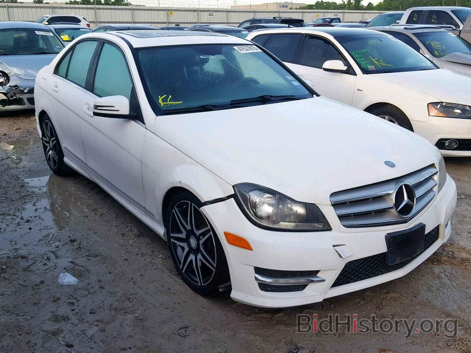 Photo WDDGF8AB1DR271233 - MERCEDES-BENZ C CLASS 2013