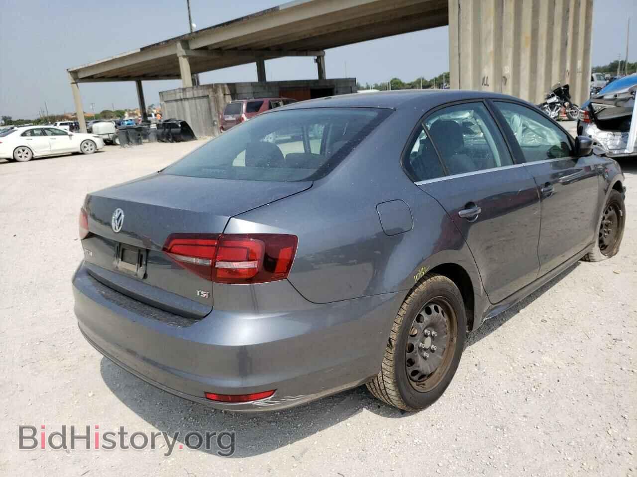 2017 VOLKSWAGEN JETTA - VIN: 3VW2B7AJ3HM395901 - Photo 4