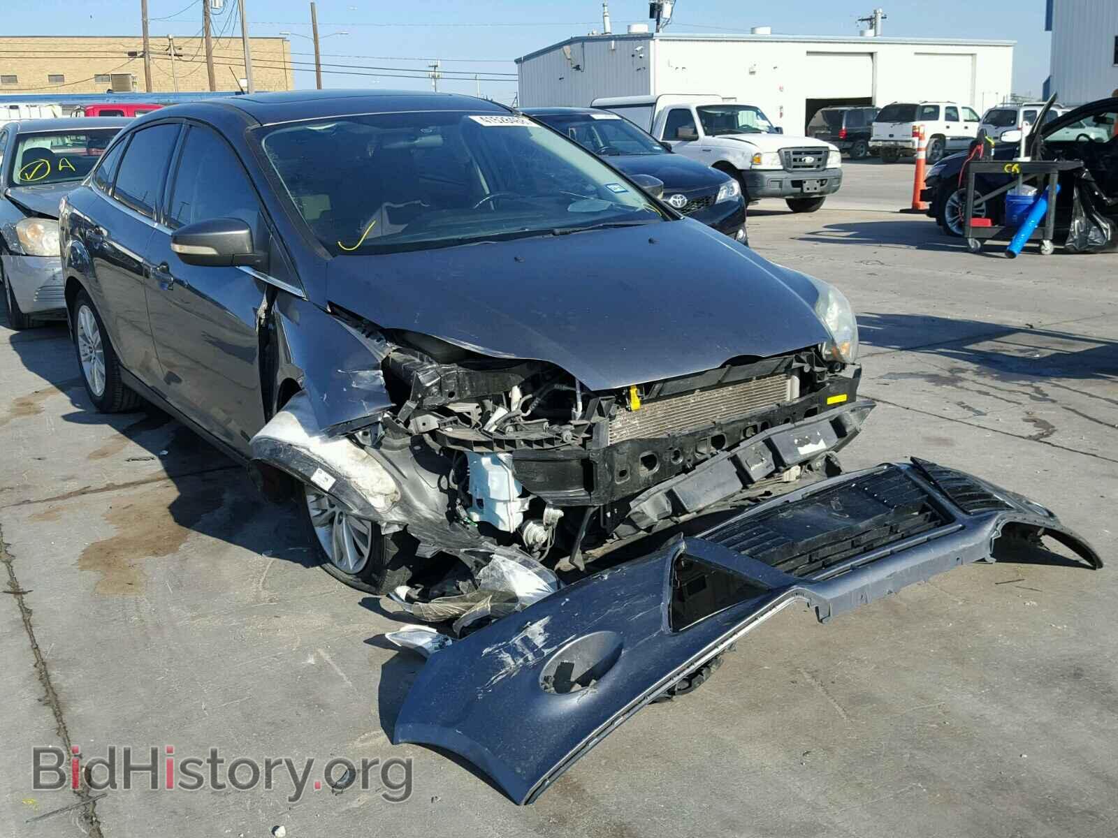 2012 Ford FOCUS Focus SEL (VIN 1FAHP3H21CL161875) — фото 1 из 10, Copart, повреждение: передняя часть