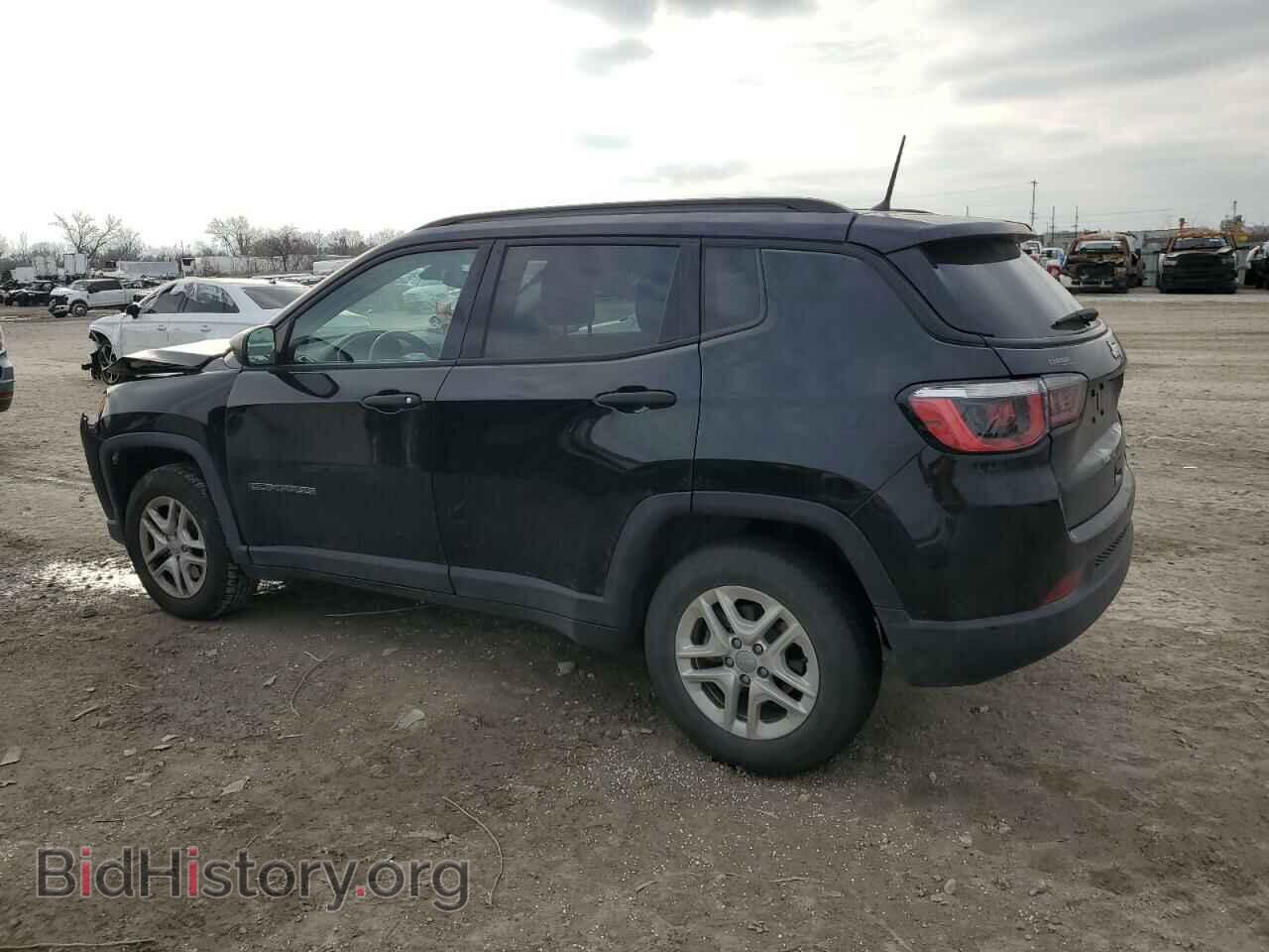 2018 JEEP COMPASS - VIN: 3C4NJCAB2JT133576 - Photo 2