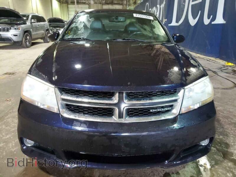 2011 Dodge AVENGER (VIN 1B3BD2FGXBN585206) — photo 5 of 12