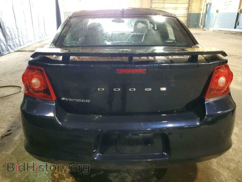 2011 Dodge AVENGER (VIN 1B3BD2FGXBN585206) — photo 6 of 12