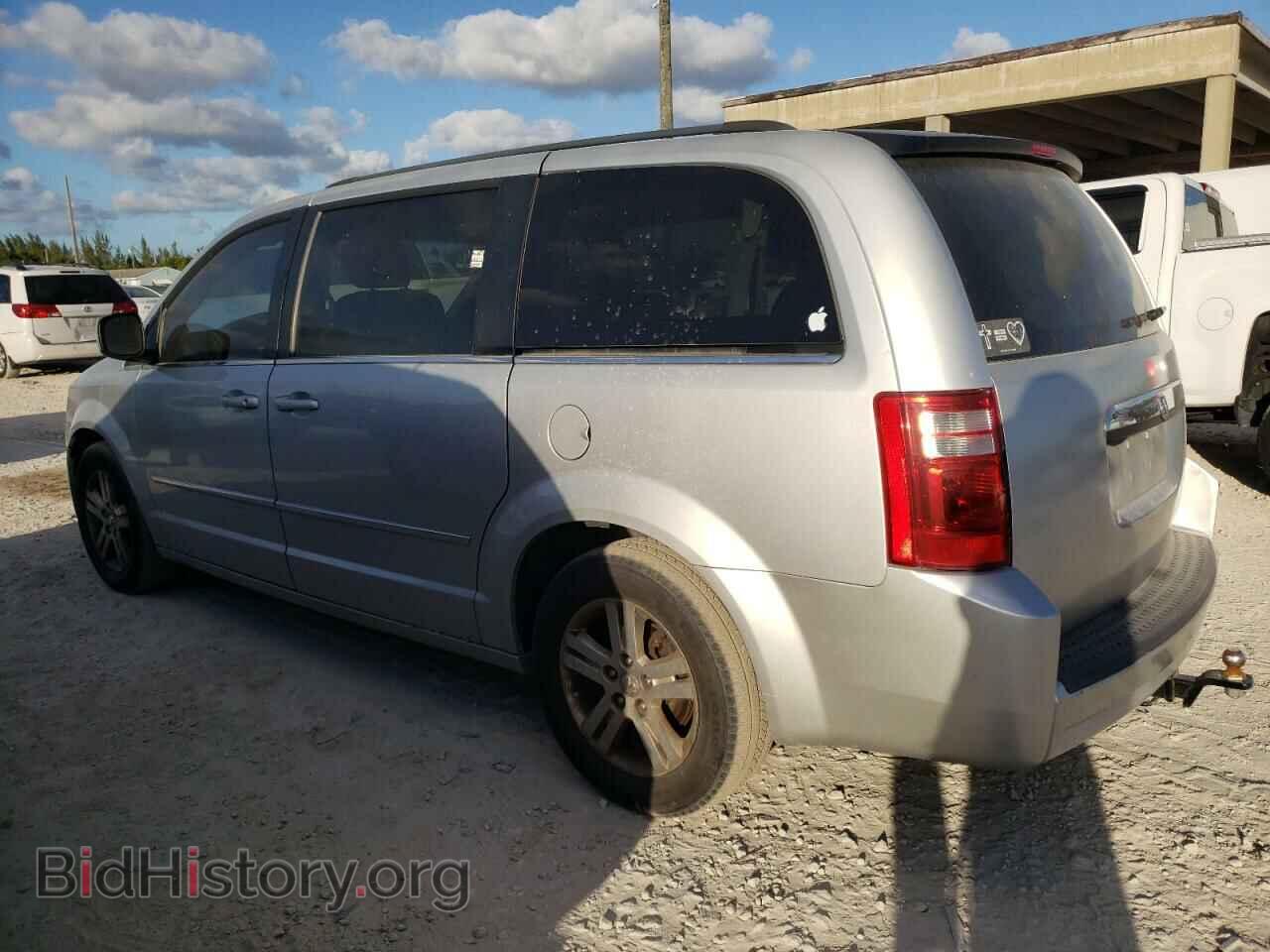 2010 DODGE CARAVAN - VIN: 2D4RN5DX2AR455892 - Фото 2