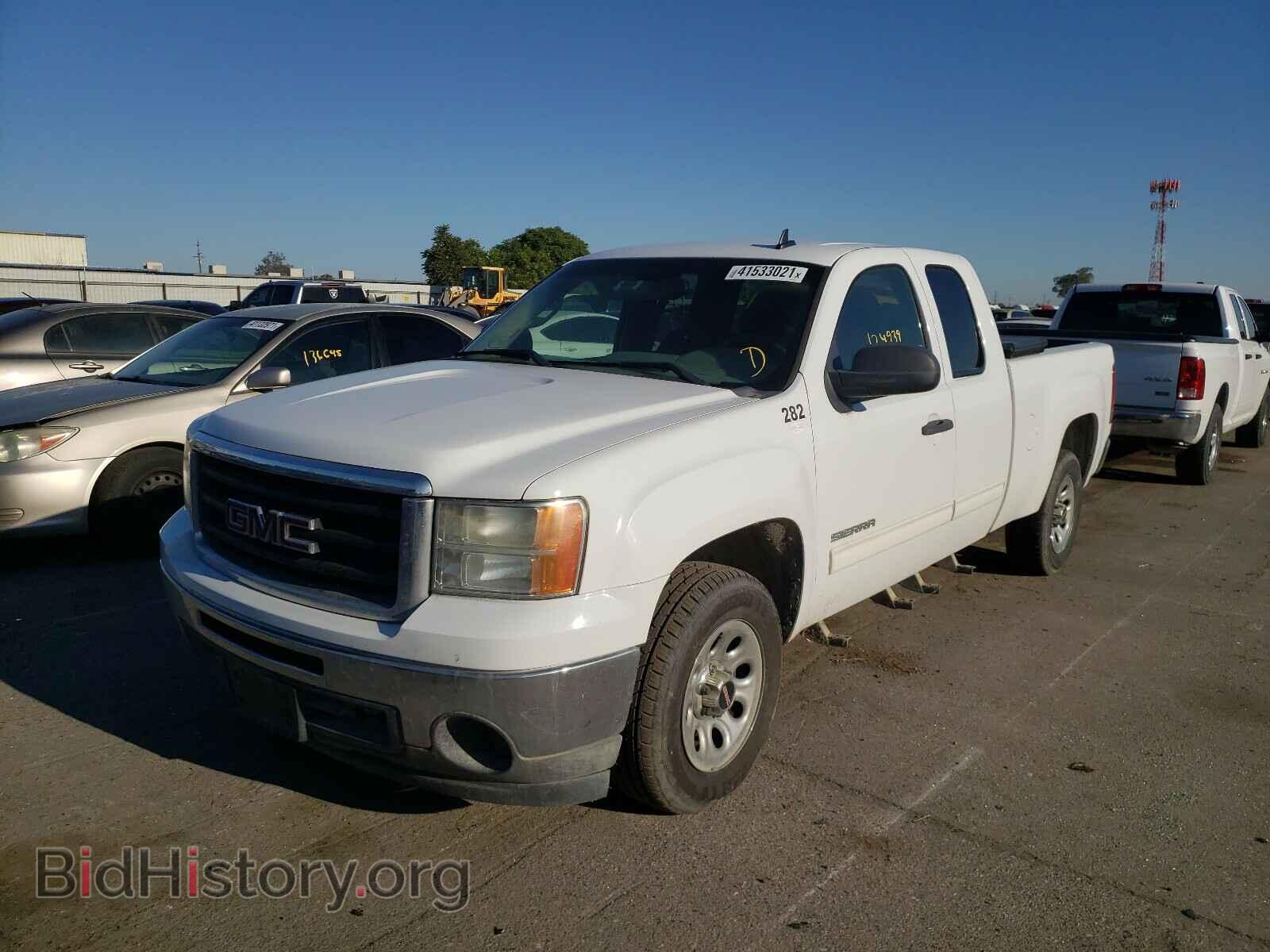 2011 GMC SIERRA - VIN: 1GTR1UEA4BZ456207 - Фото 2