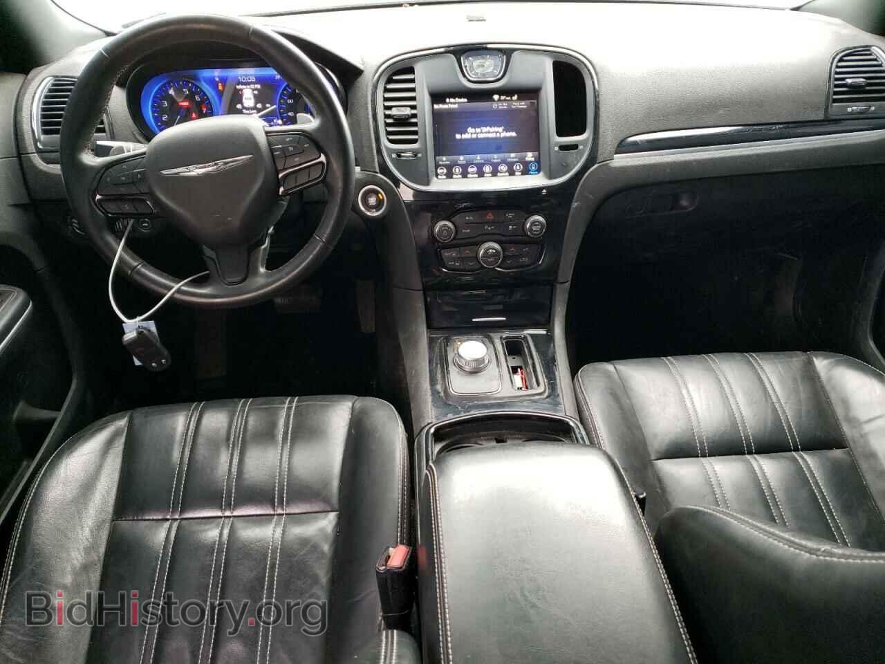 2019 CHRYSLER 300 - VIN: 2C3CCABG9KH686059 - Фото 8