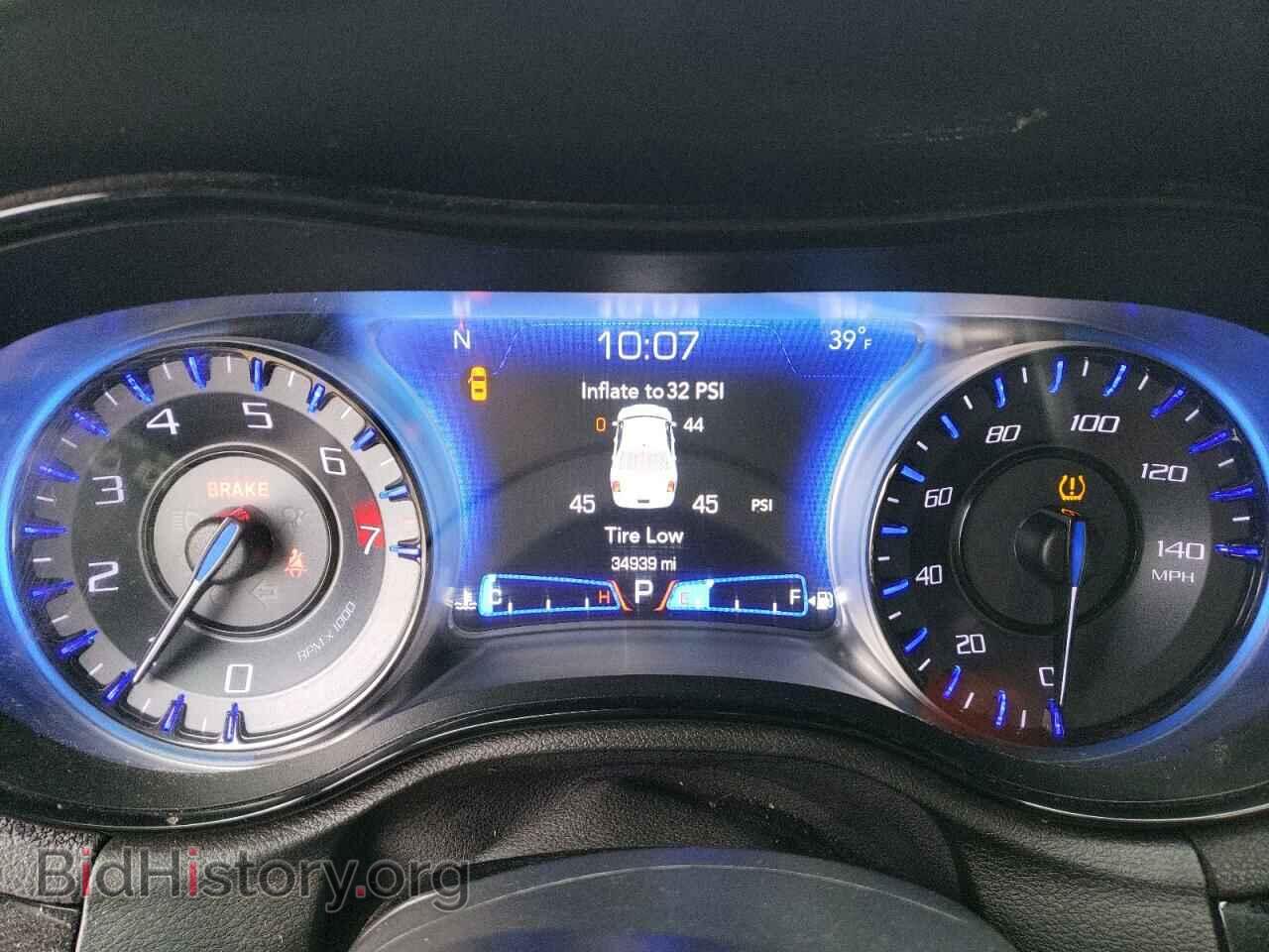 2019 CHRYSLER 300 - VIN: 2C3CCABG9KH686059 - Фото 9