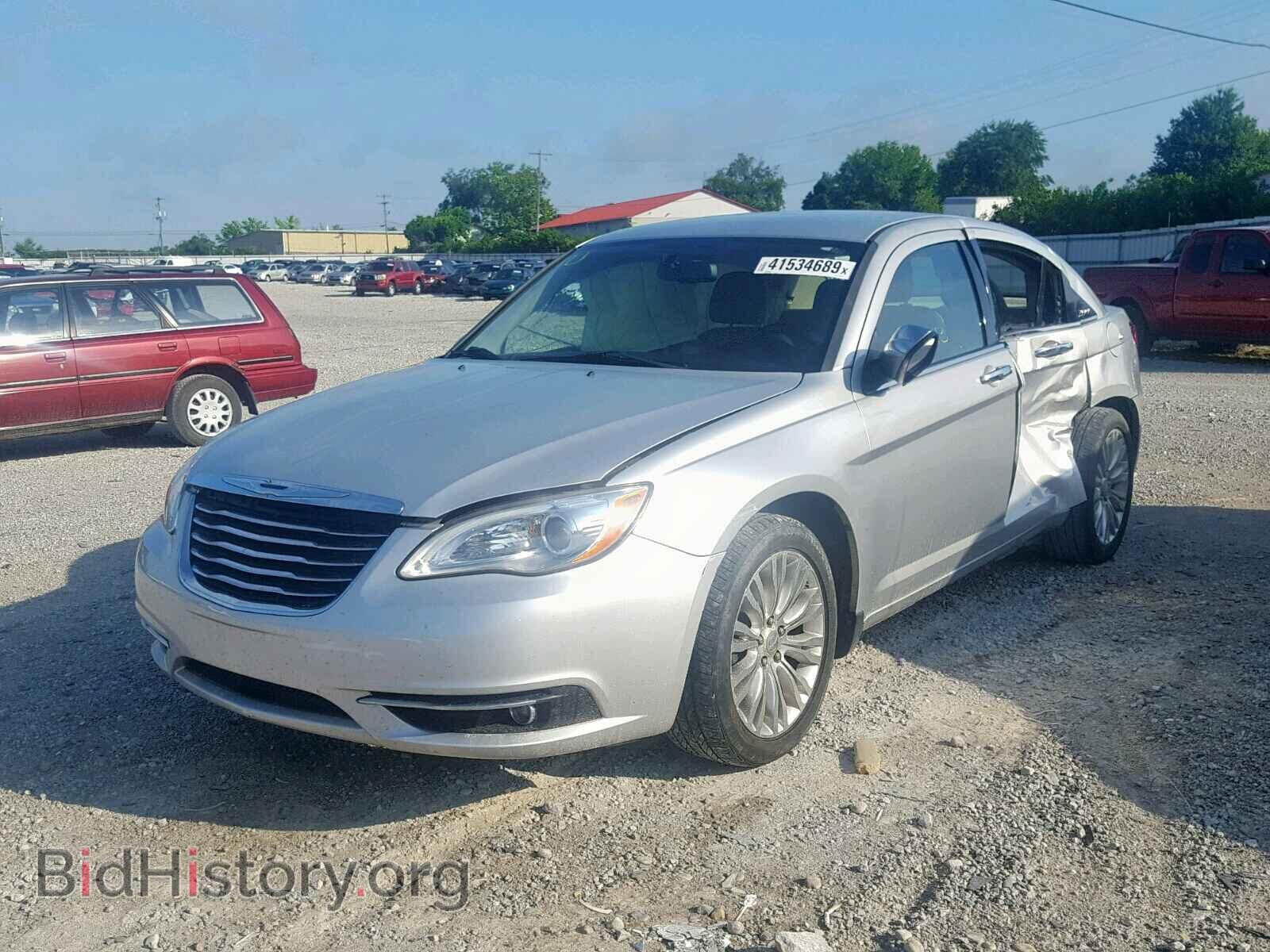 2011 CHRYSLER 200 - VIN: 1C3BC2FG8BN569172 - Фото 2