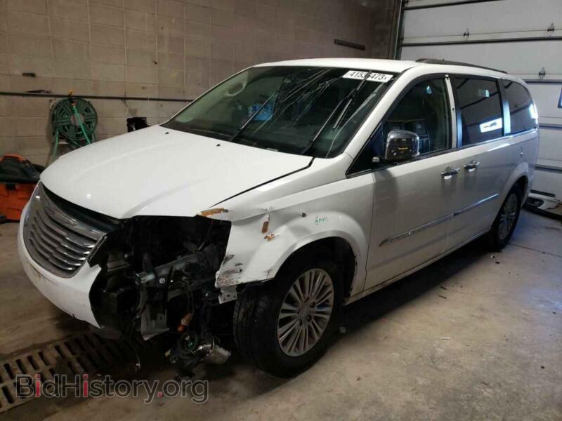 2015 Chrysler MINIVAN Town & COU (VIN 2C4RC1CG9FR514974) — фото 1 из 14, Copart, повреждение: передняя часть