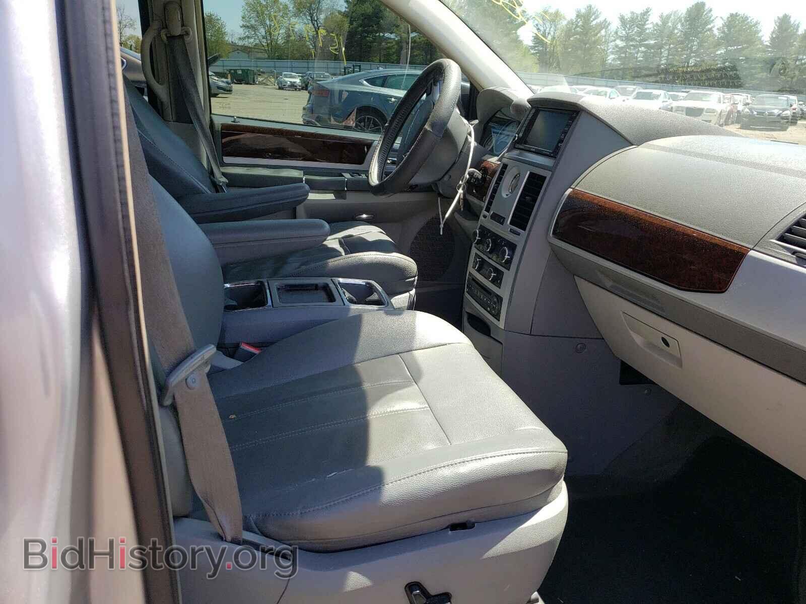2010 CHRYSLER MINIVAN - VIN: 2A4RR5D16AR315531 - Фото 5