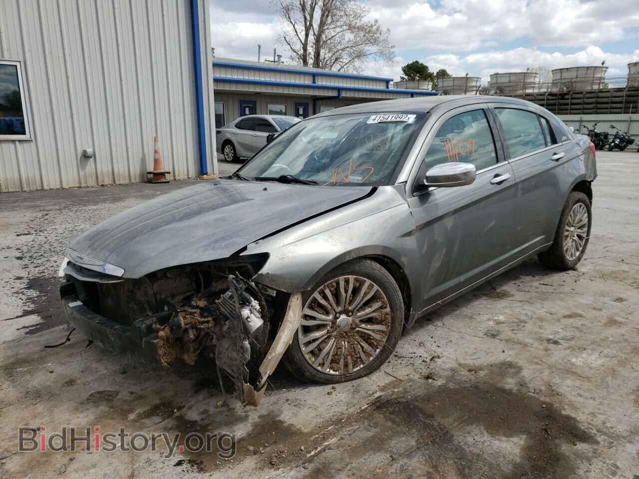 2013 CHRYSLER 200 - VIN: 1C3CCBCB2DN585559 - Photo 2