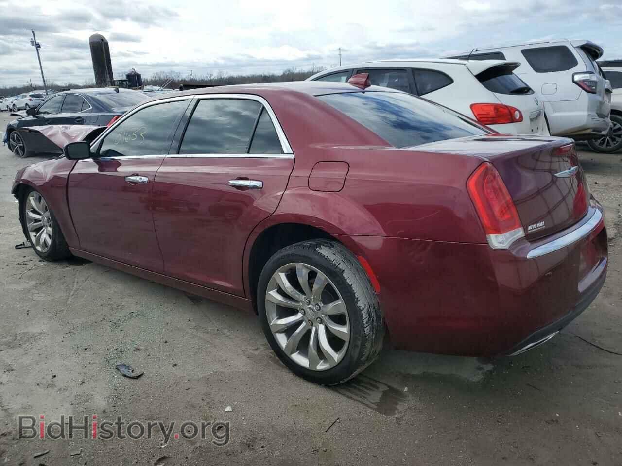 2019 CHRYSLER 300 - VIN: 2C3CCAEG6KH566148 - Фото 2