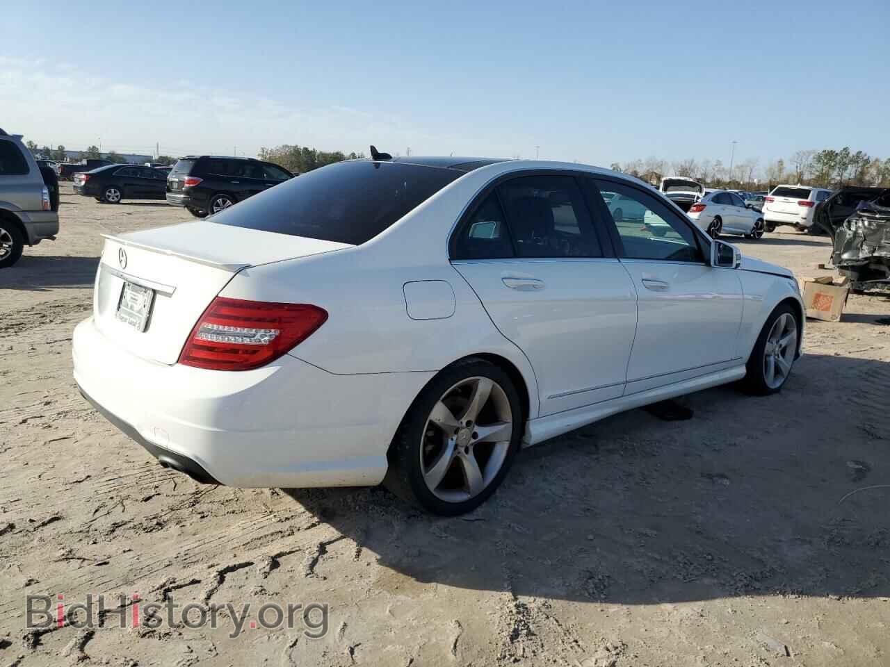 2014 MERCEDES-BENZ C-CLASS - VIN: WDDGF5HB4EA932208 - Фото 3