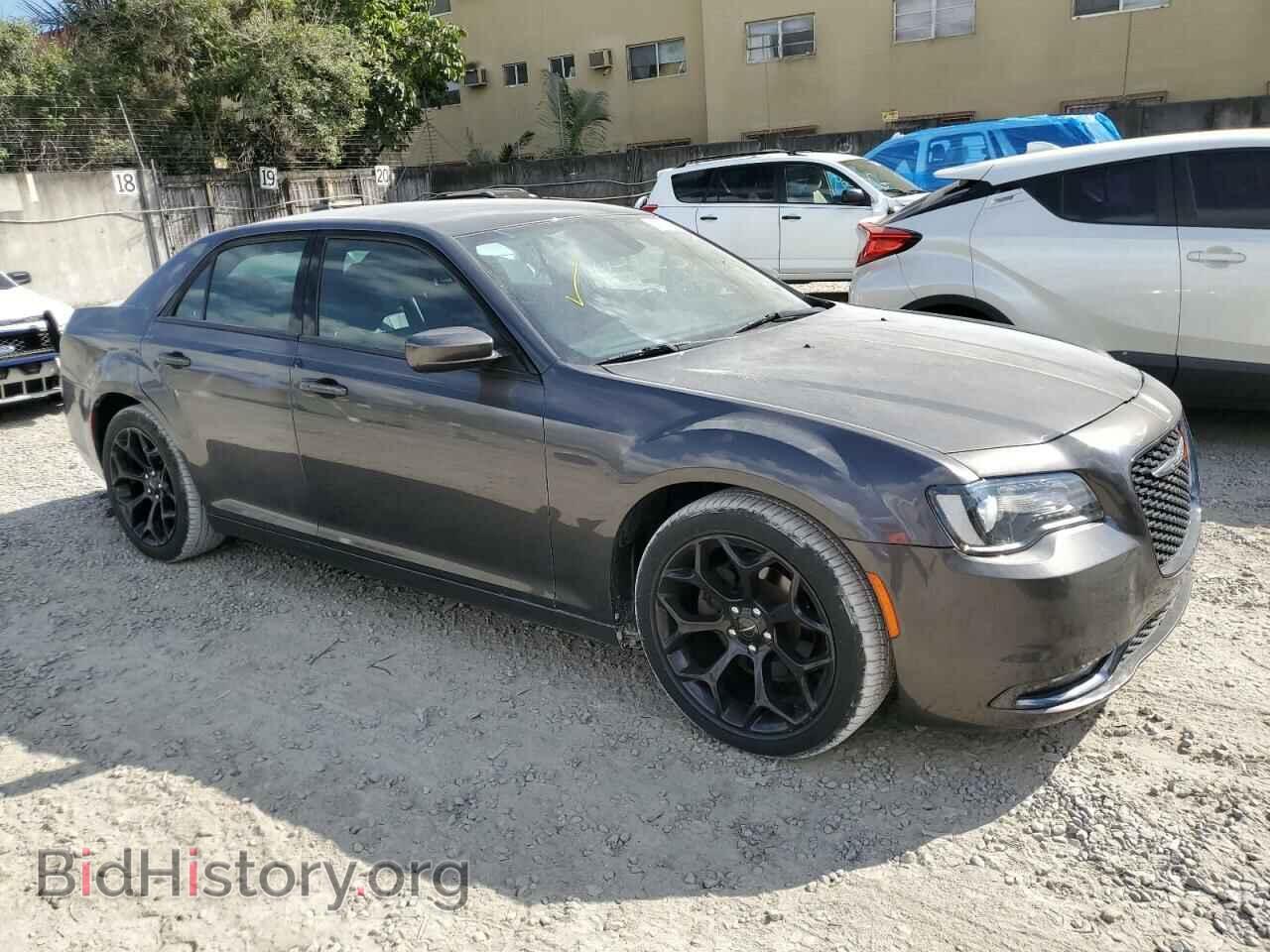 2019 CHRYSLER 300 - VIN: 2C3CCABG4KH515882 - Photo 4