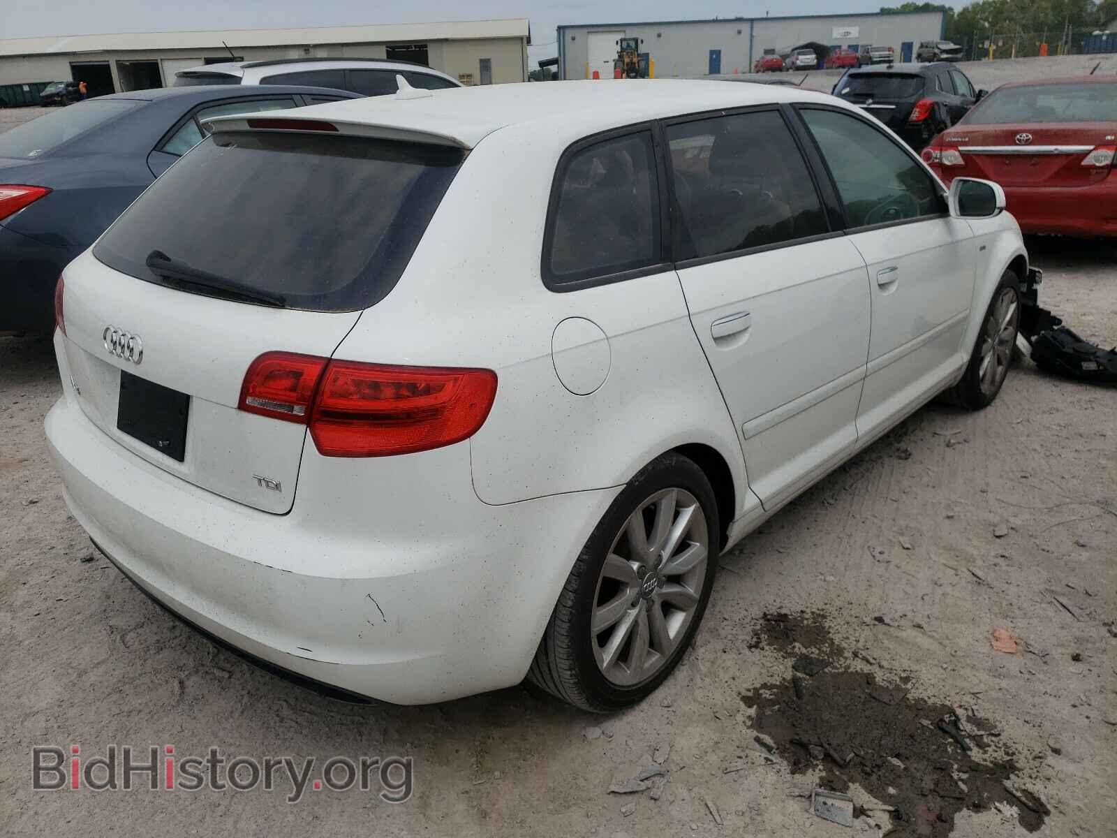 2011 AUDI A3 - VIN: WAUBJBFM1BA058320 - Фото 4