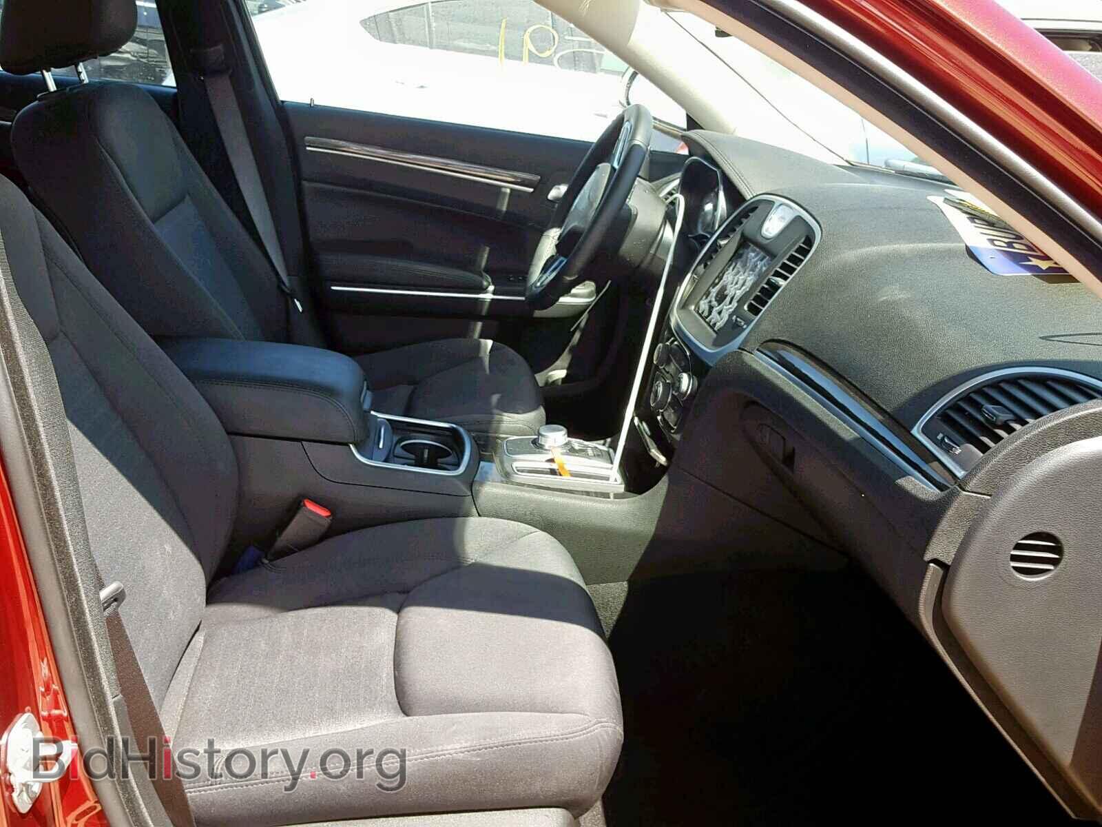 2019 CHRYSLER 300 - VIN: 2C3CCAAG4KH614400 - Фото 5