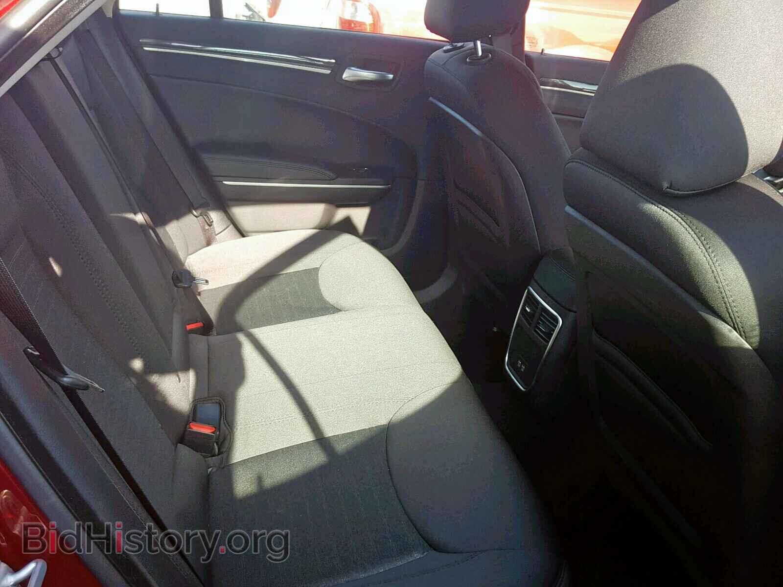 2019 CHRYSLER 300 - VIN: 2C3CCAAG4KH614400 - Фото 6