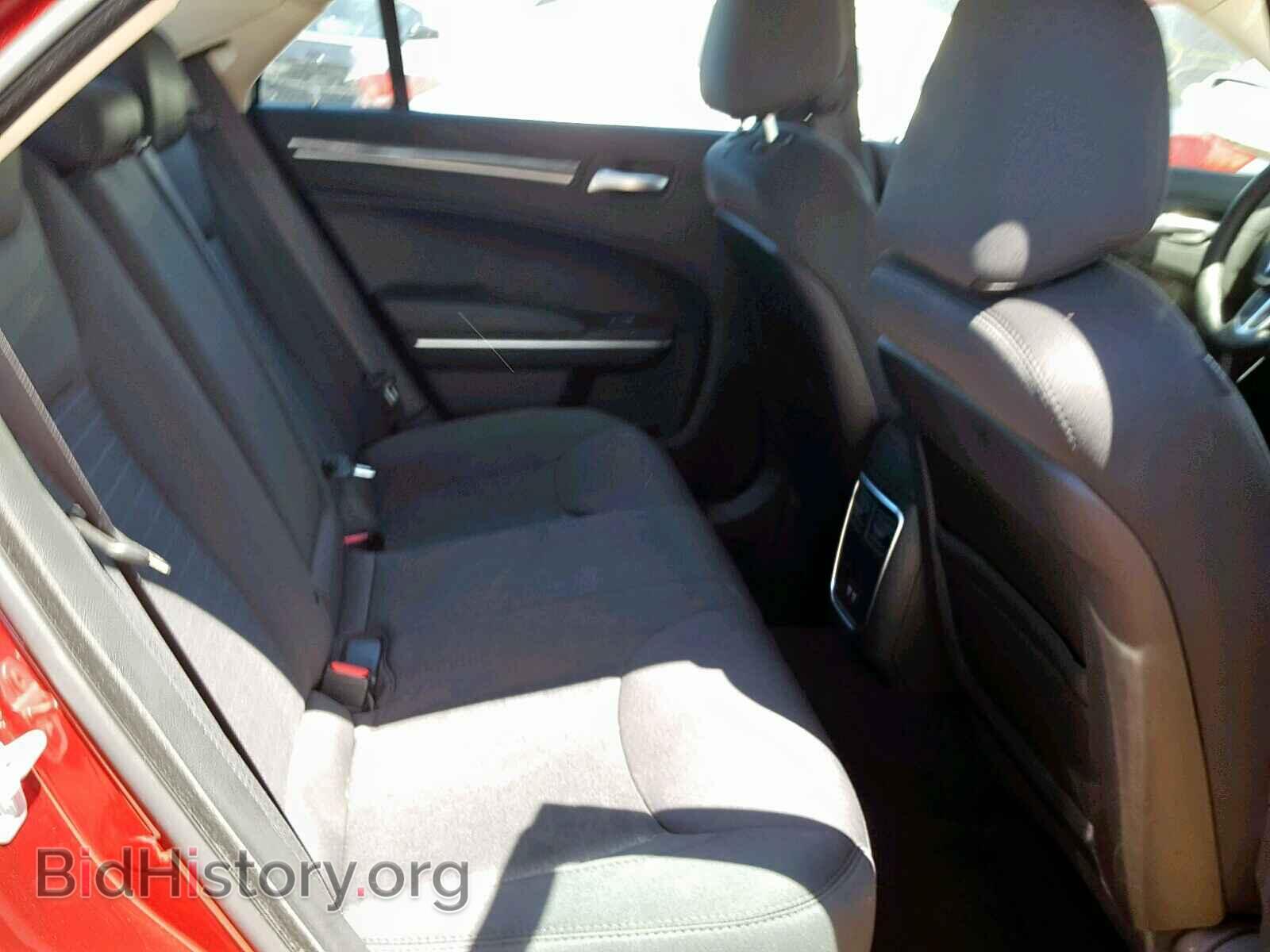 2019 CHRYSLER 300 - VIN: 2C3CCAAG4KH614400 - Фото 8