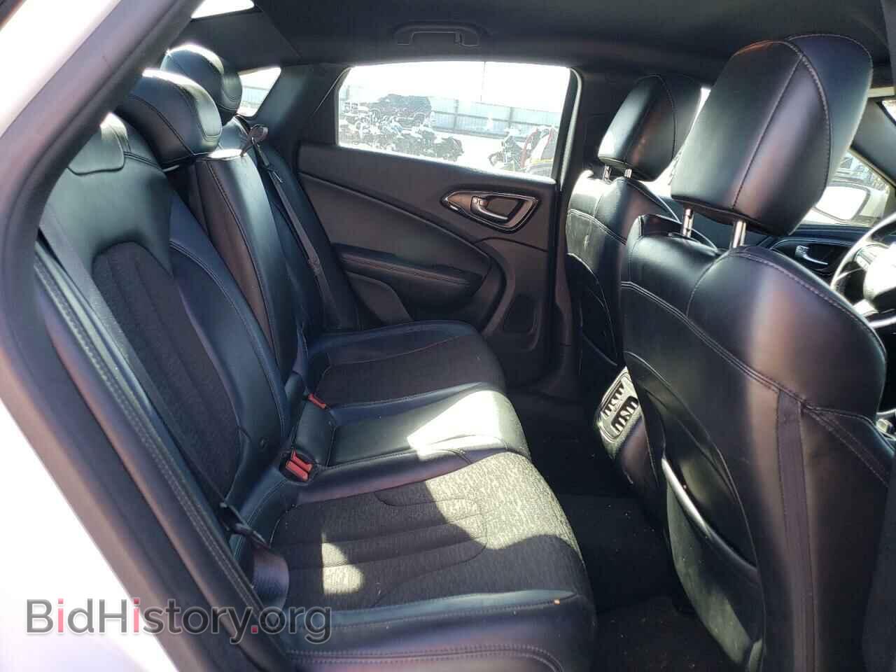 2015 CHRYSLER 200 - VIN: 1C3CCCBG3FN662882 - Фото 10