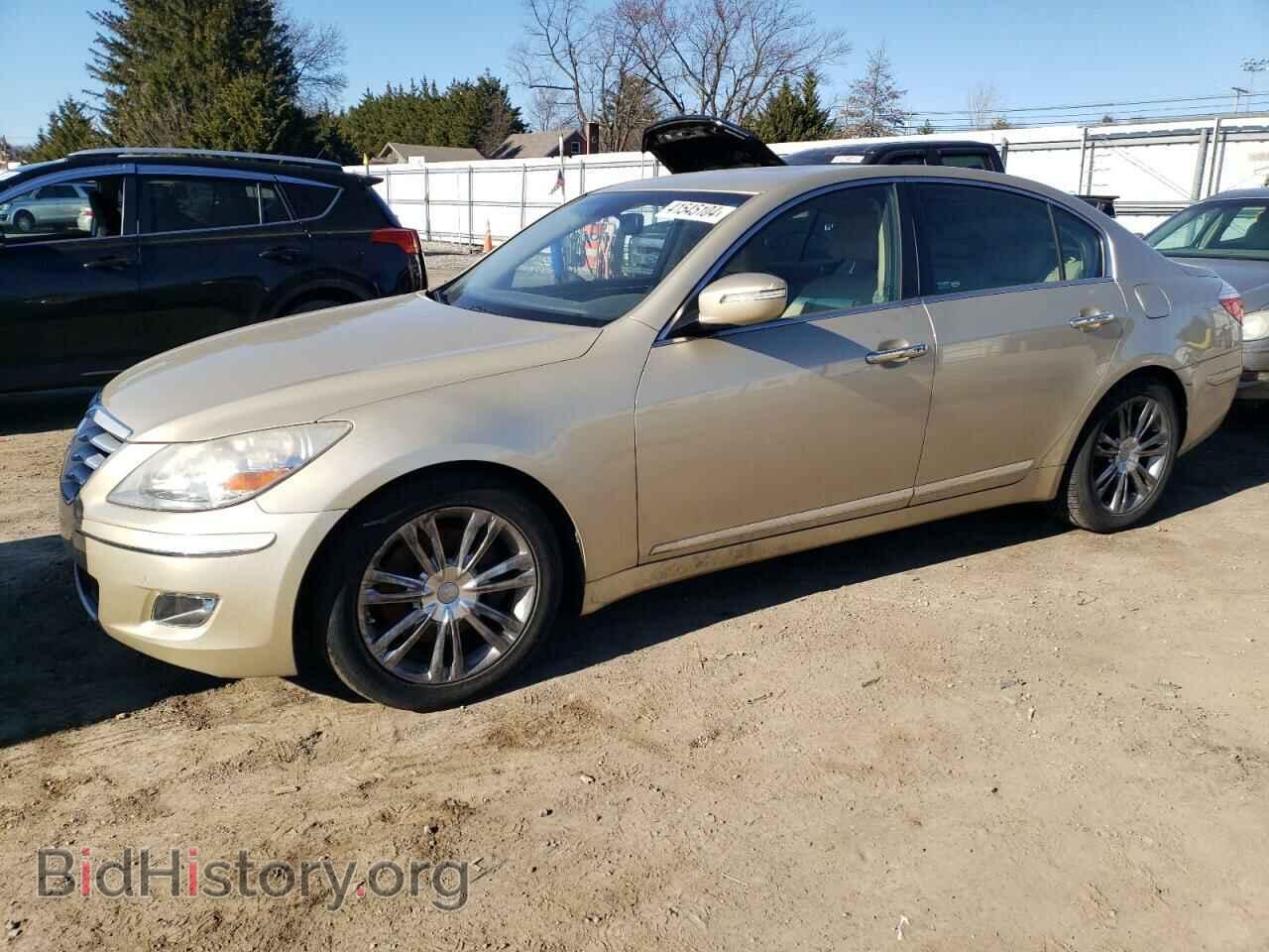 Photo KMHGC4DF5BU132397 - HYUNDAI GENESIS 2011