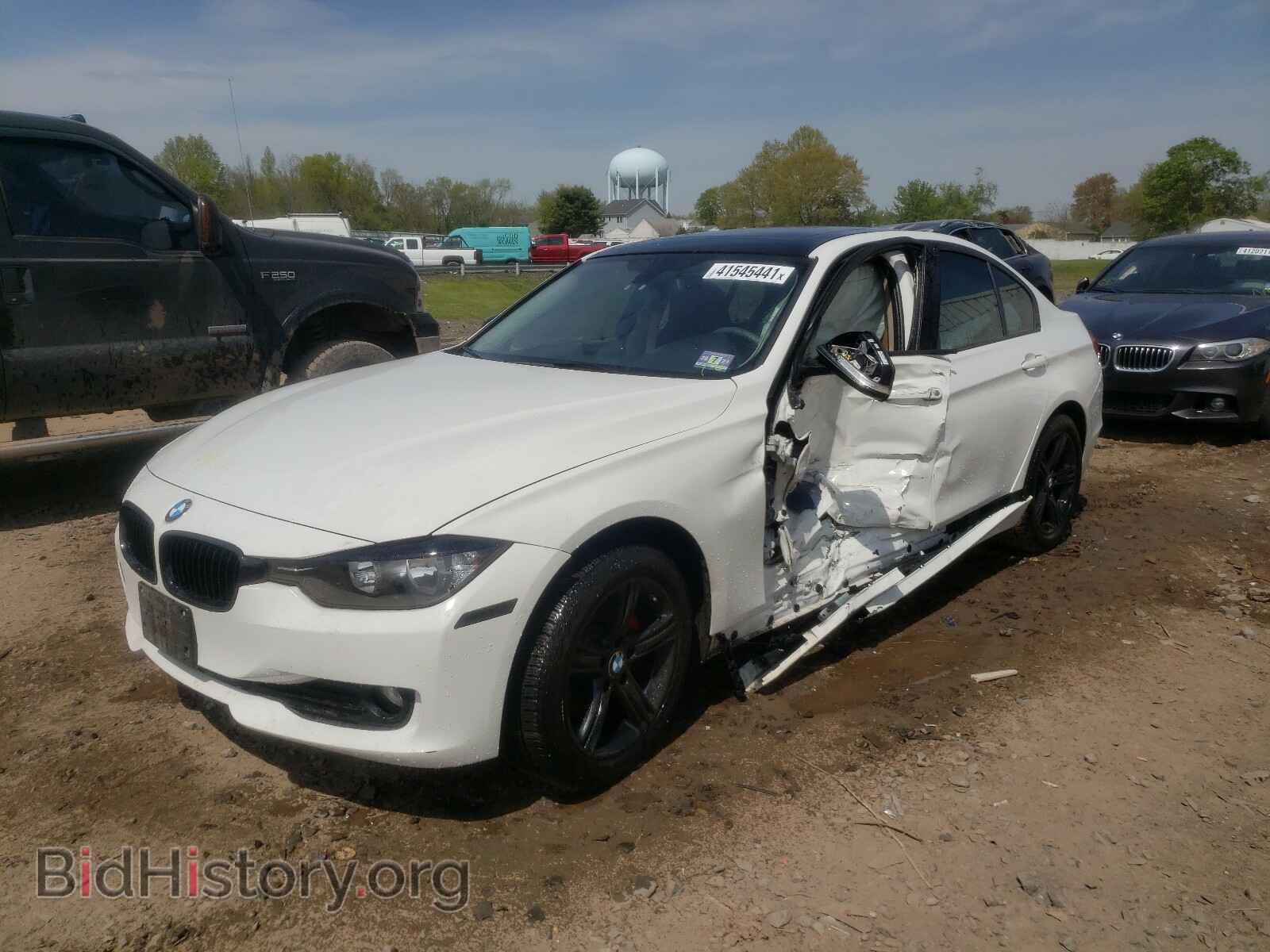 2014 BMW 3 SERIES - VIN: WBA3B1G54ENT00677 - Фото 2