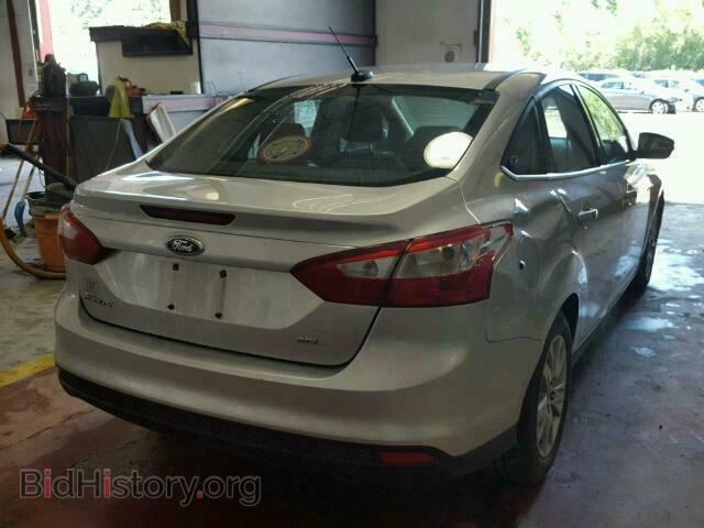 2012 Ford FOCUS (VIN 1FAHP3H27CL357738) — фото 4 из 10