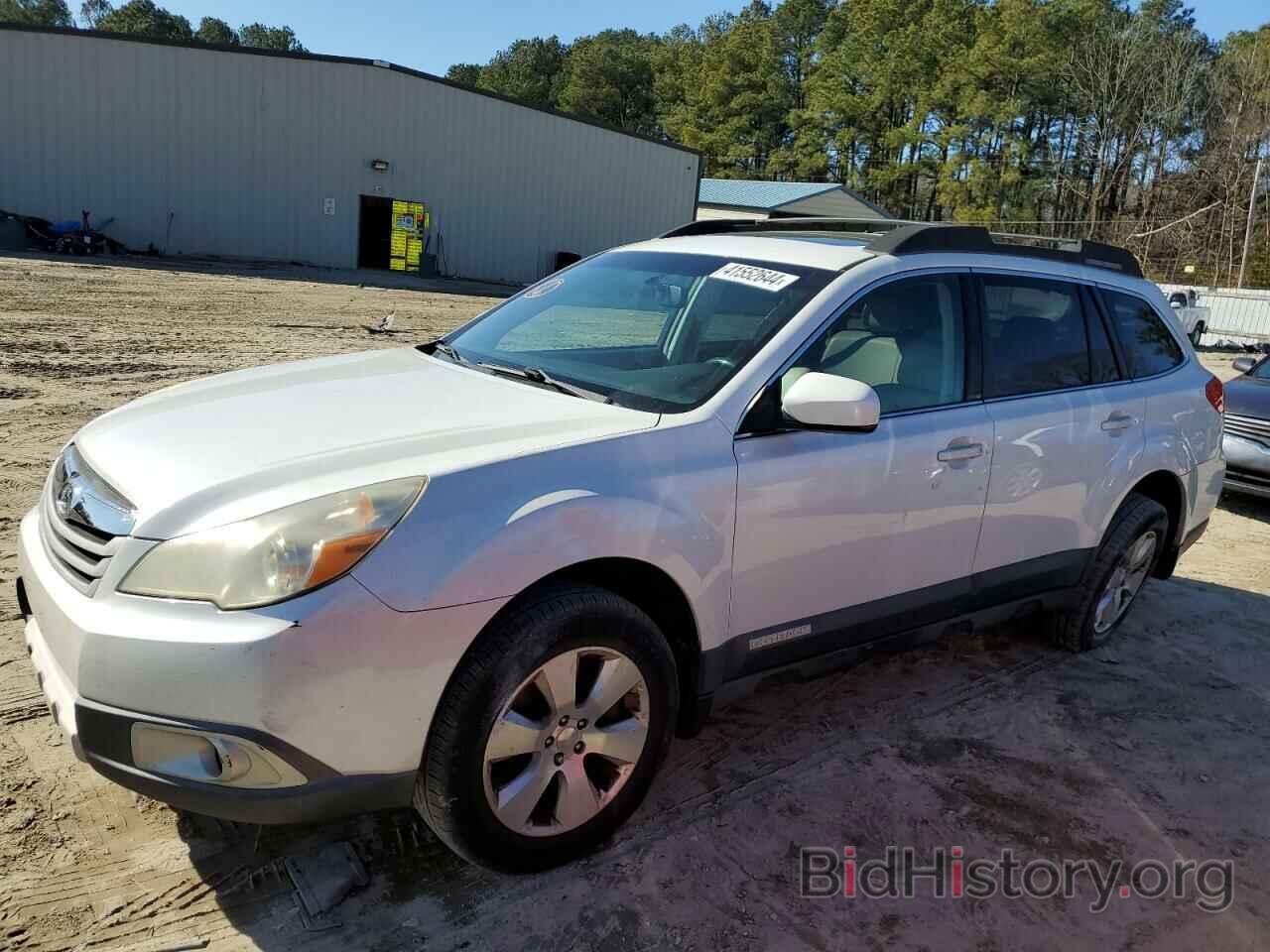 Photo 4S4BRDLC3B2368865 - SUBARU OUTBACK 2011