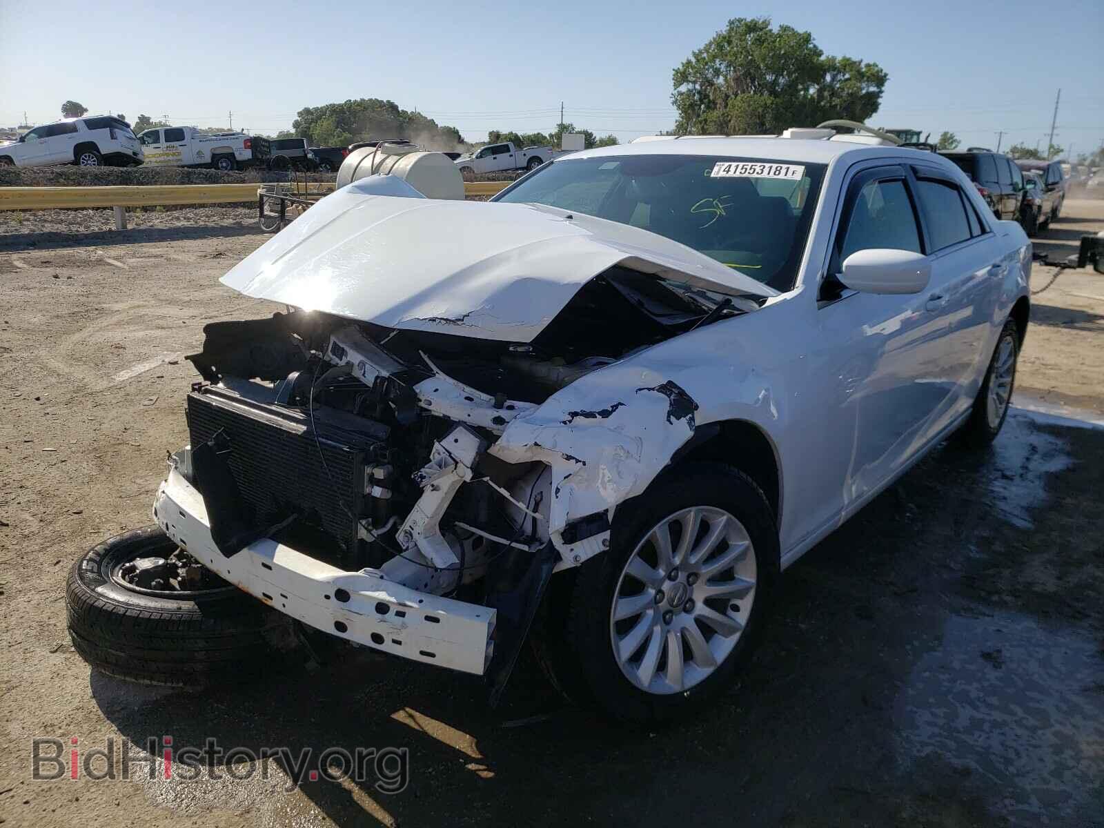2014 CHRYSLER 300 - VIN: 2C3CCAAG9EH276089 - Фото 2